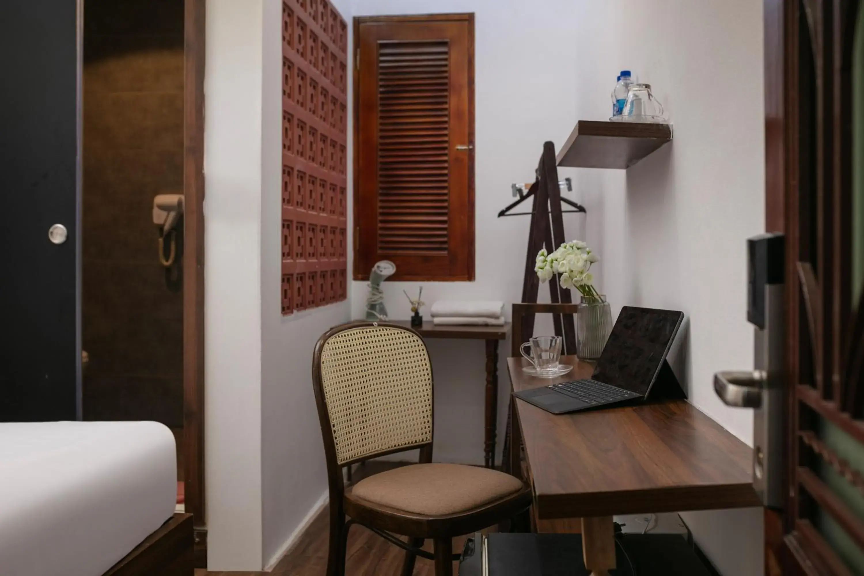 Superior Queen Room in Hanoi Backpackers Hostel & Rooftop bar Superior Queen Room in Hanoi Backpackers Hostel & Rooftop bar