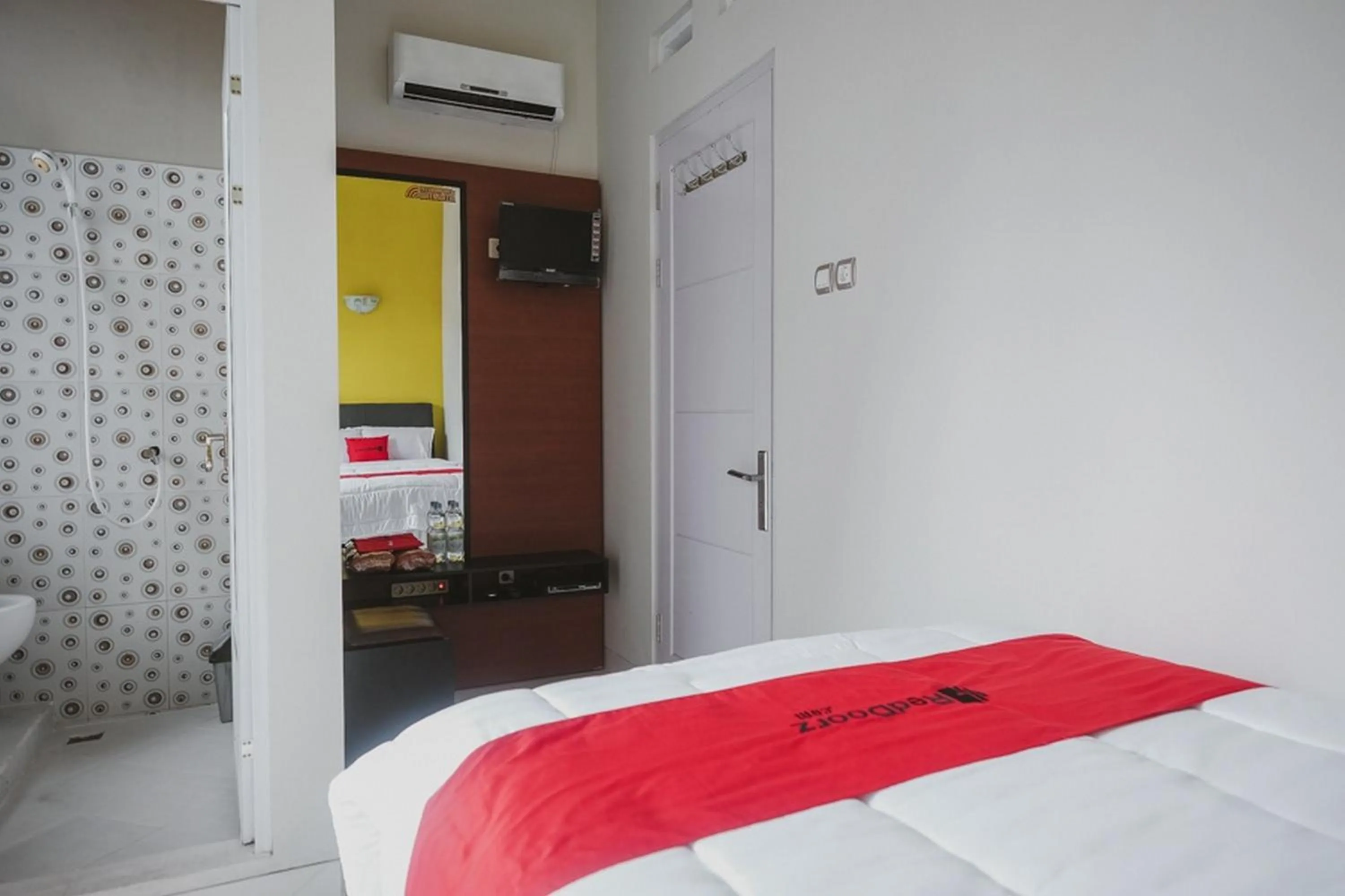 Bed in RedDoorz Syariah @ Jalan Dieng