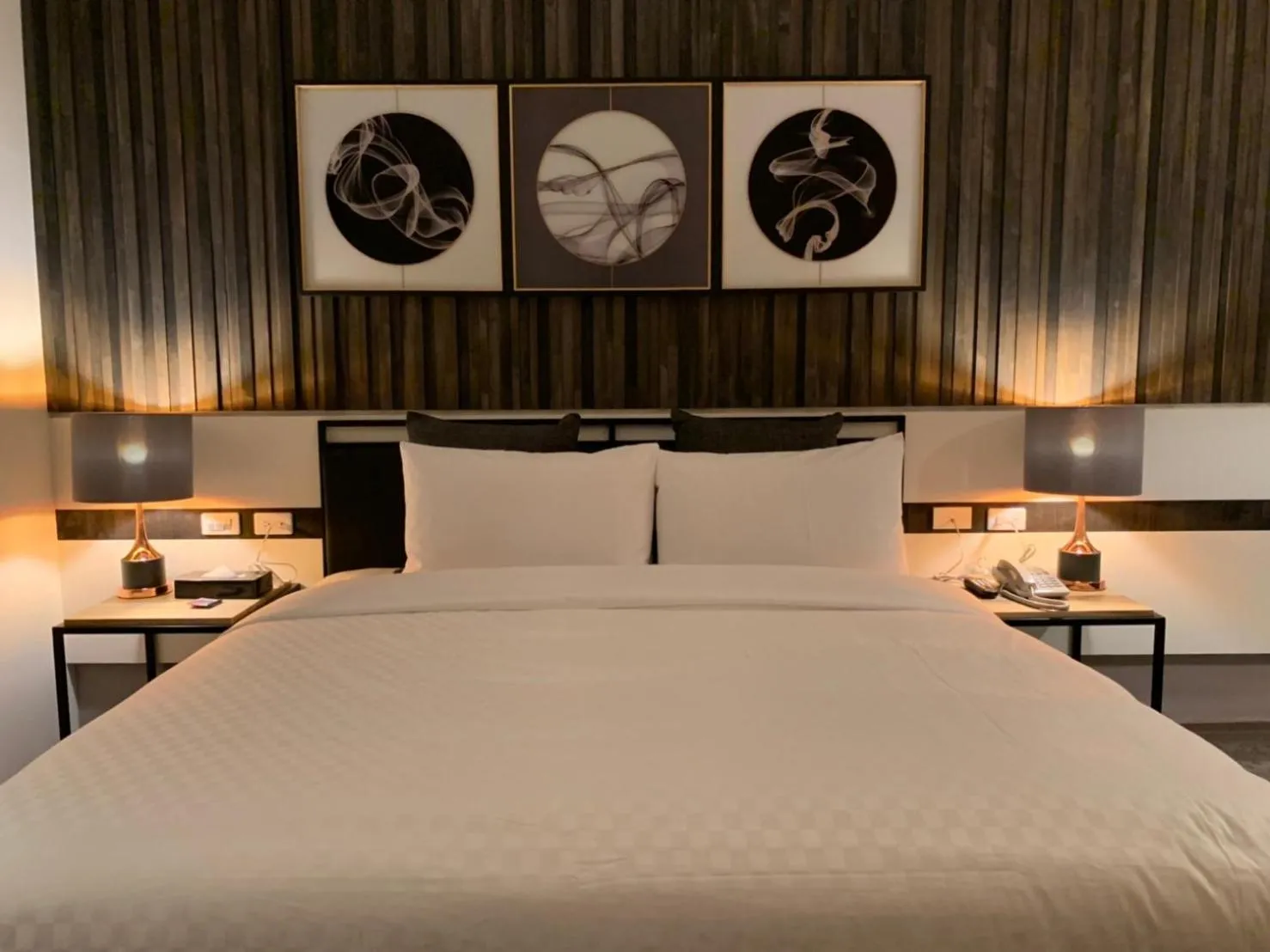 Bed in Roppongi Motel - JianHua