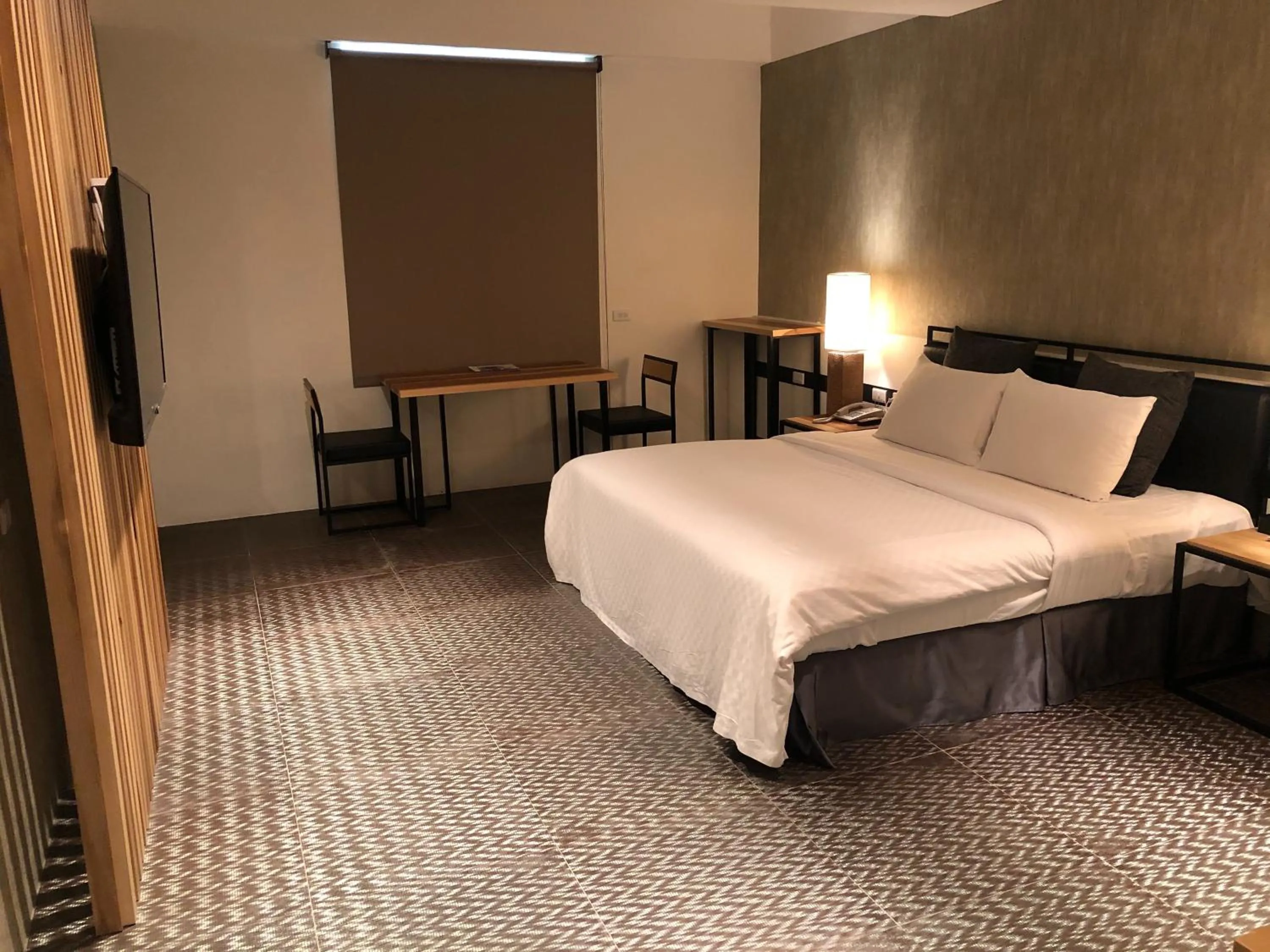 Bed in Roppongi Motel - JianHua