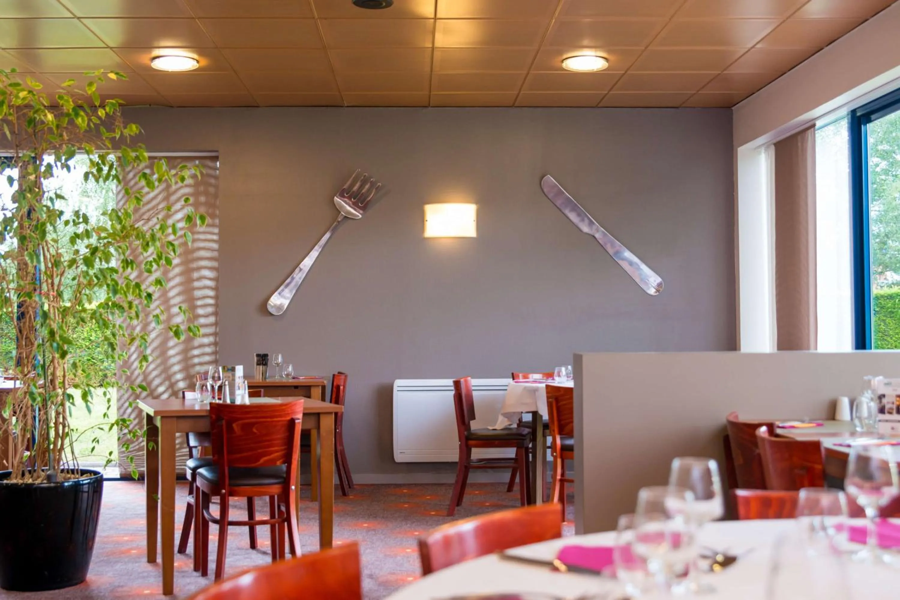 Restaurant/places to eat in Brit Hotel Rennes St Grégoire – Le Villeneuve