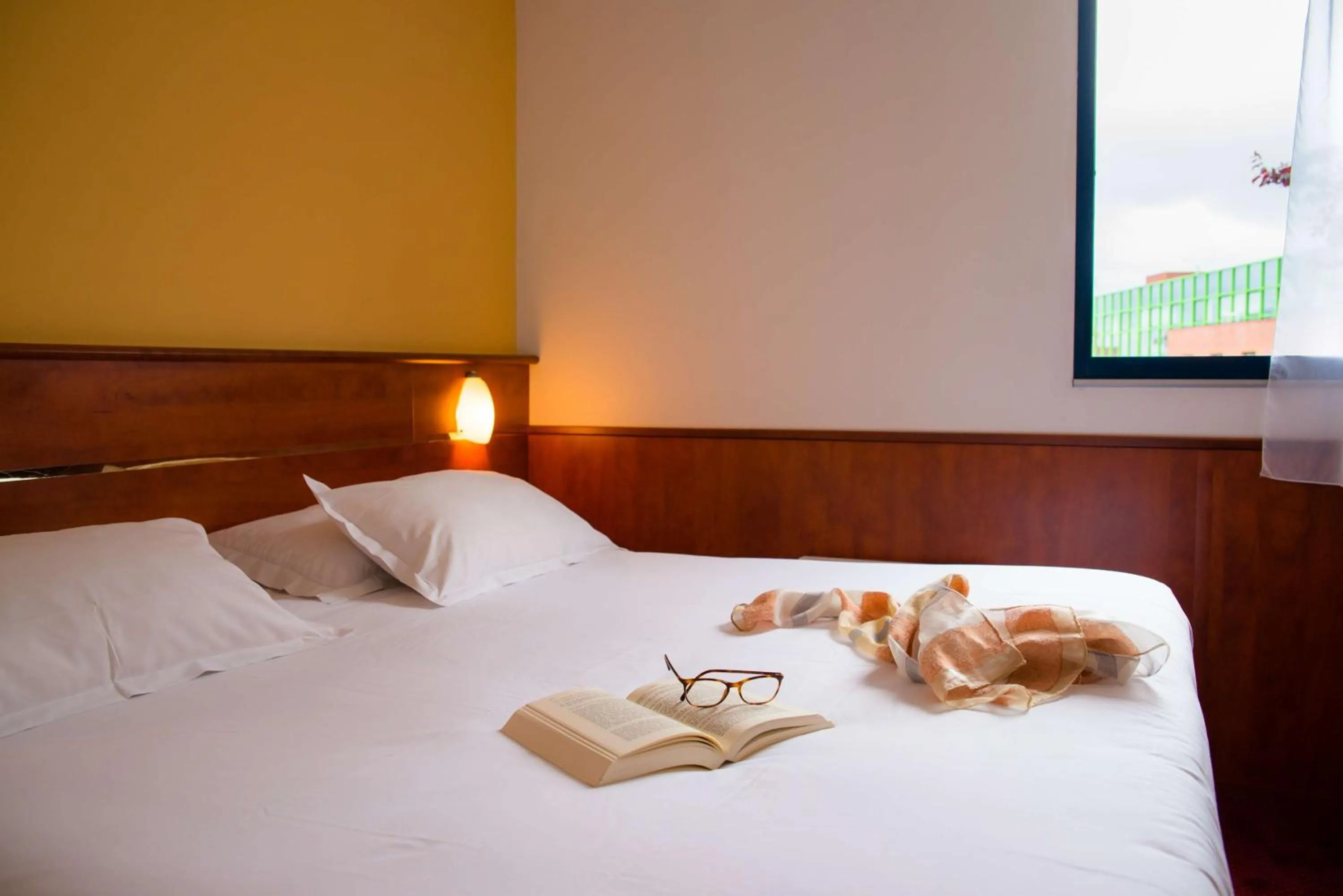 Bedroom, Bed in Brit Hotel Rennes St Grégoire – Le Villeneuve