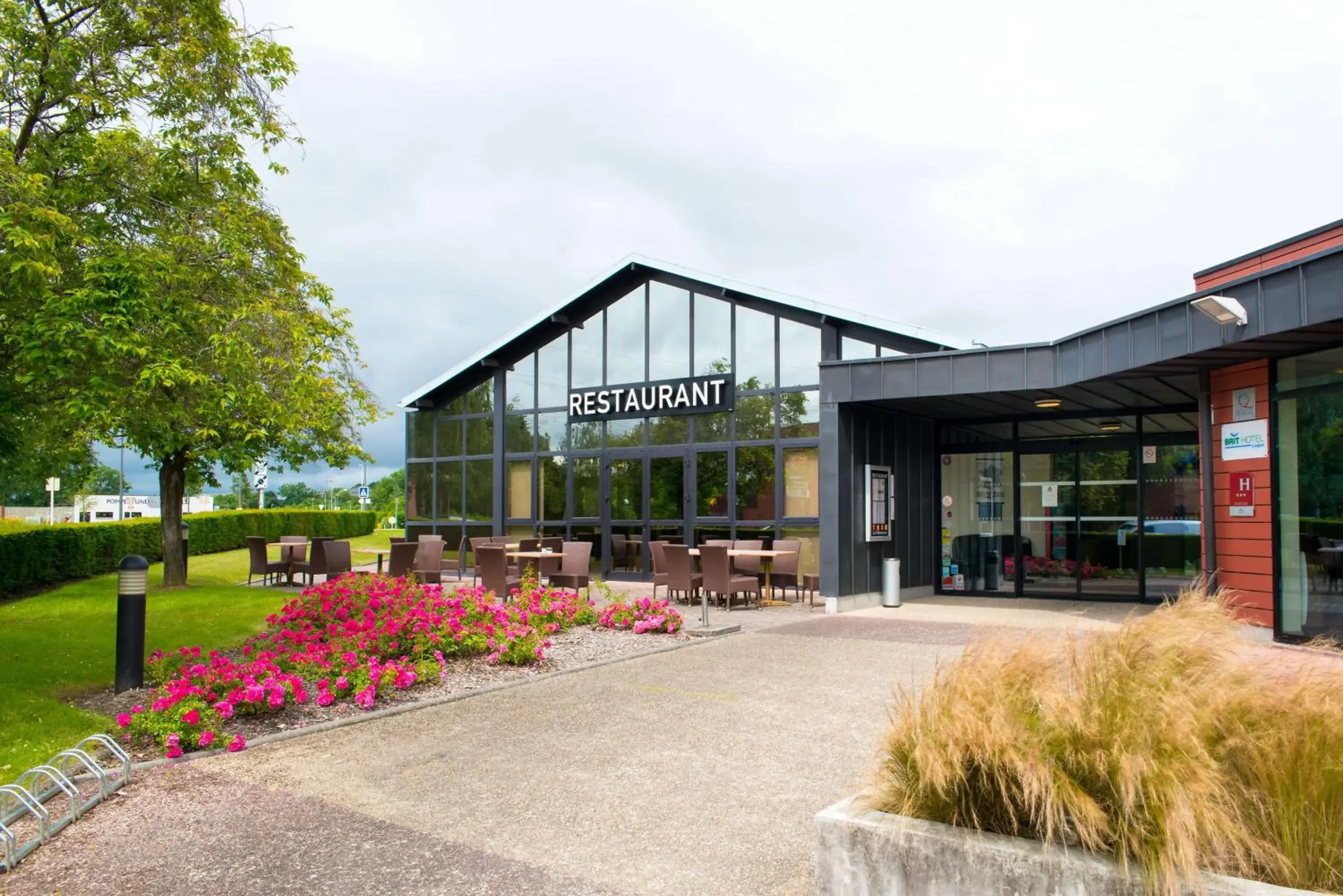 Property building in Brit Hotel Rennes St Grégoire – Le Villeneuve Property building in Brit Hotel Rennes St Grégoire – Le Villeneuve