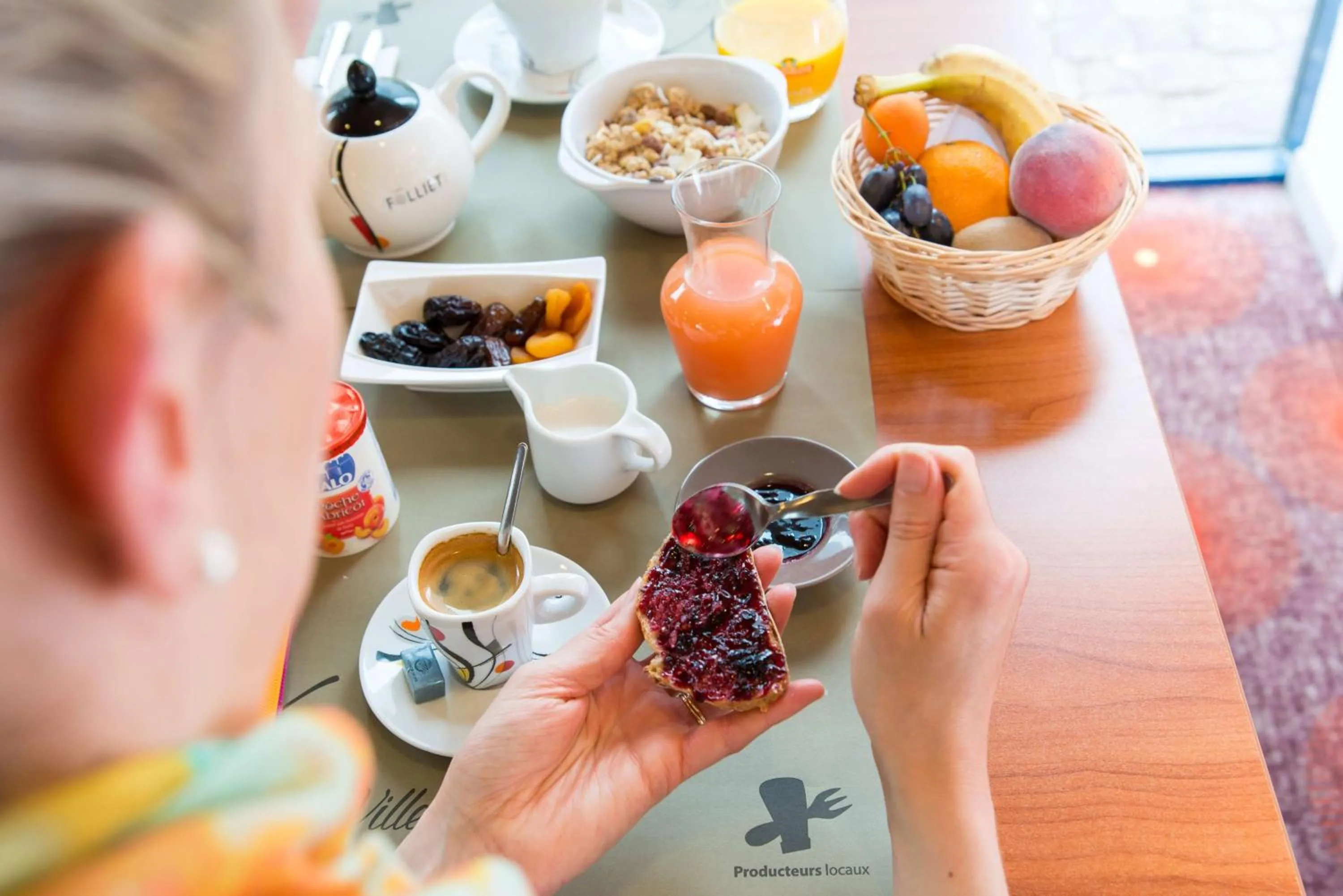 Breakfast in Brit Hotel Rennes St Grégoire – Le Villeneuve