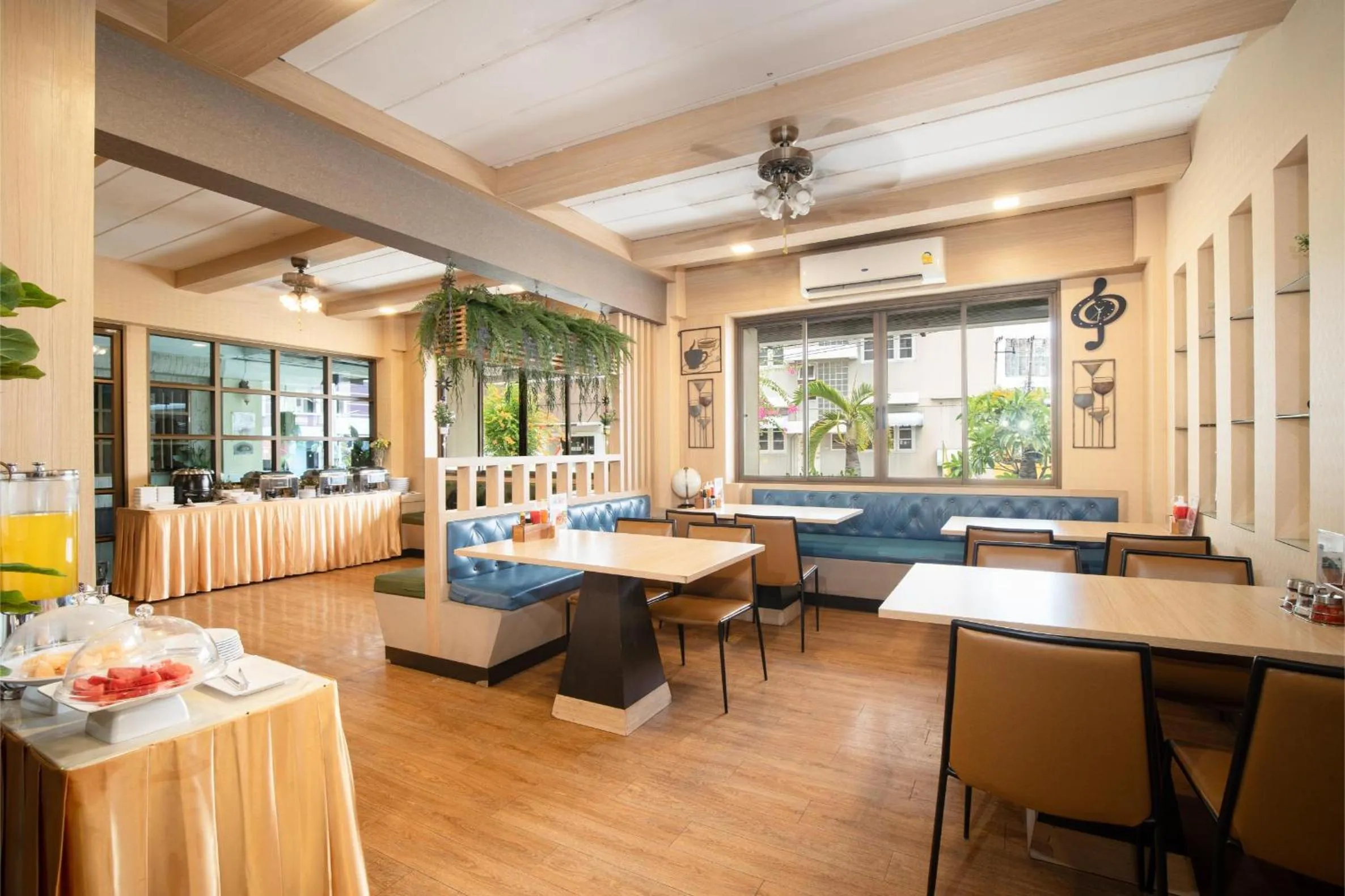 Restaurant/places to eat in P-Park Hotel Bangkok