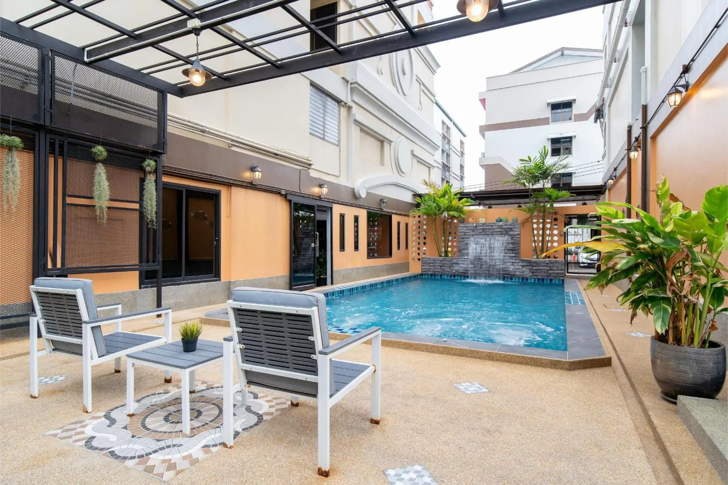 Swimming pool in P-Park Hotel Bangkok Swimming pool in P-Park Hotel Bangkok