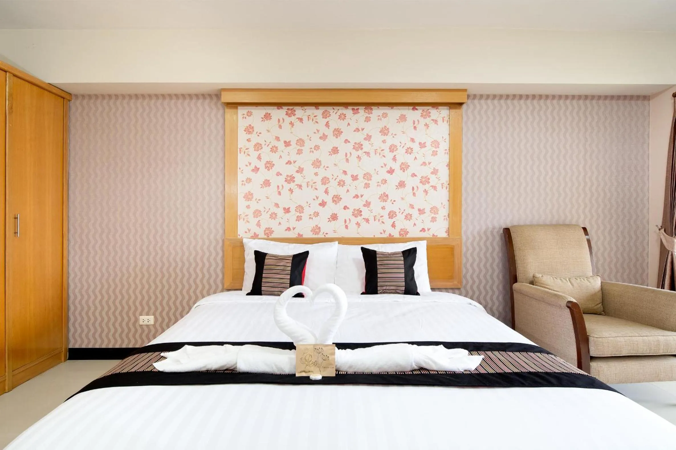 Bed in P-Park Hotel Bangkok