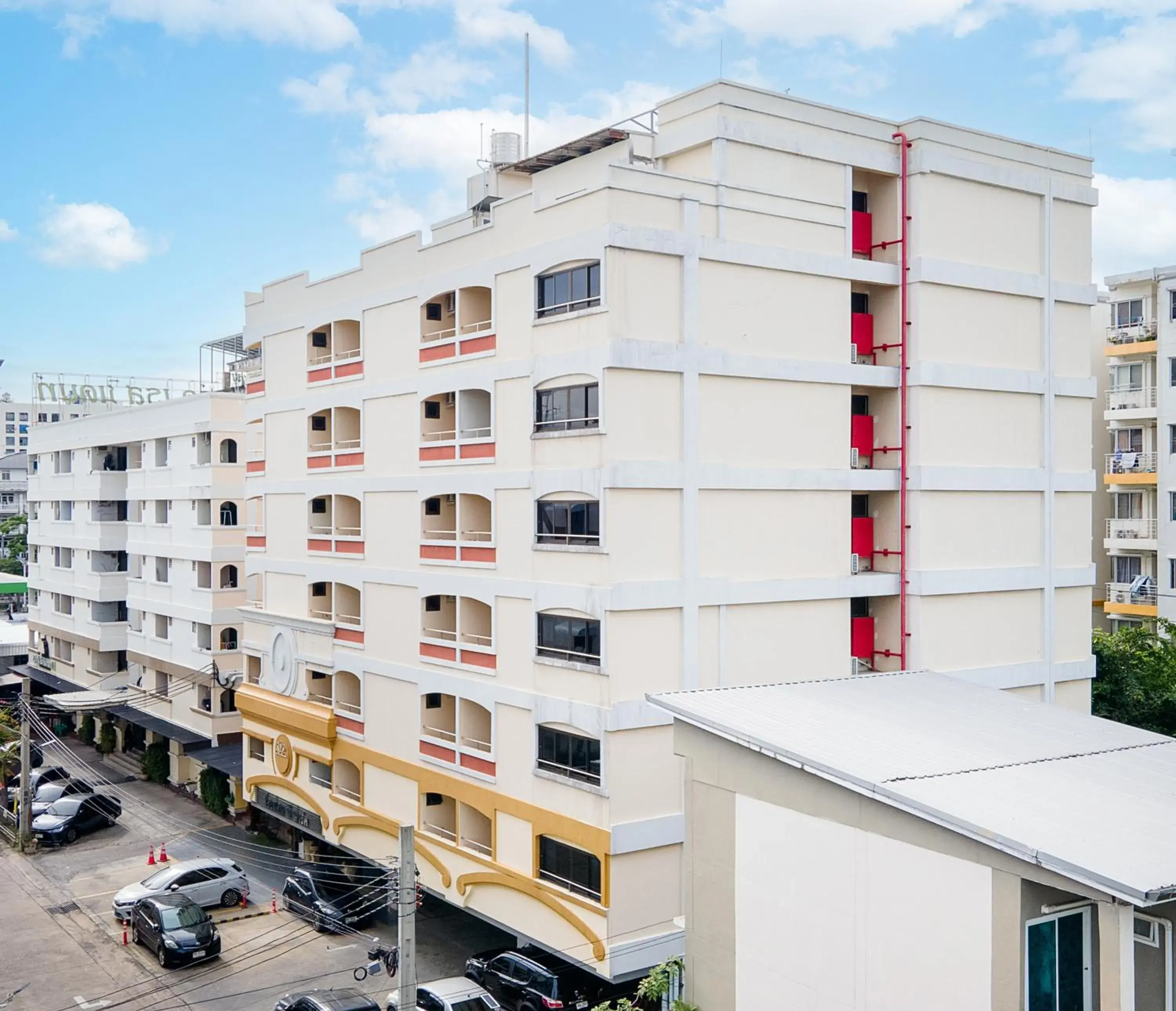 Property building in P-Park Hotel Bangkok Property building in P-Park Hotel Bangkok