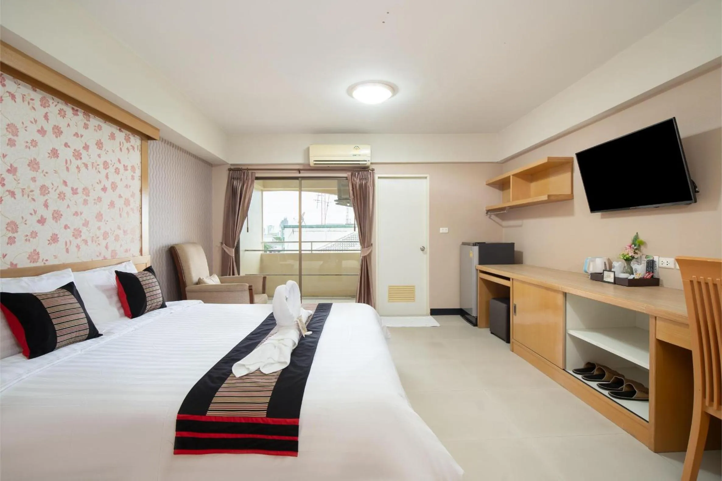 Bed in P-Park Hotel Bangkok