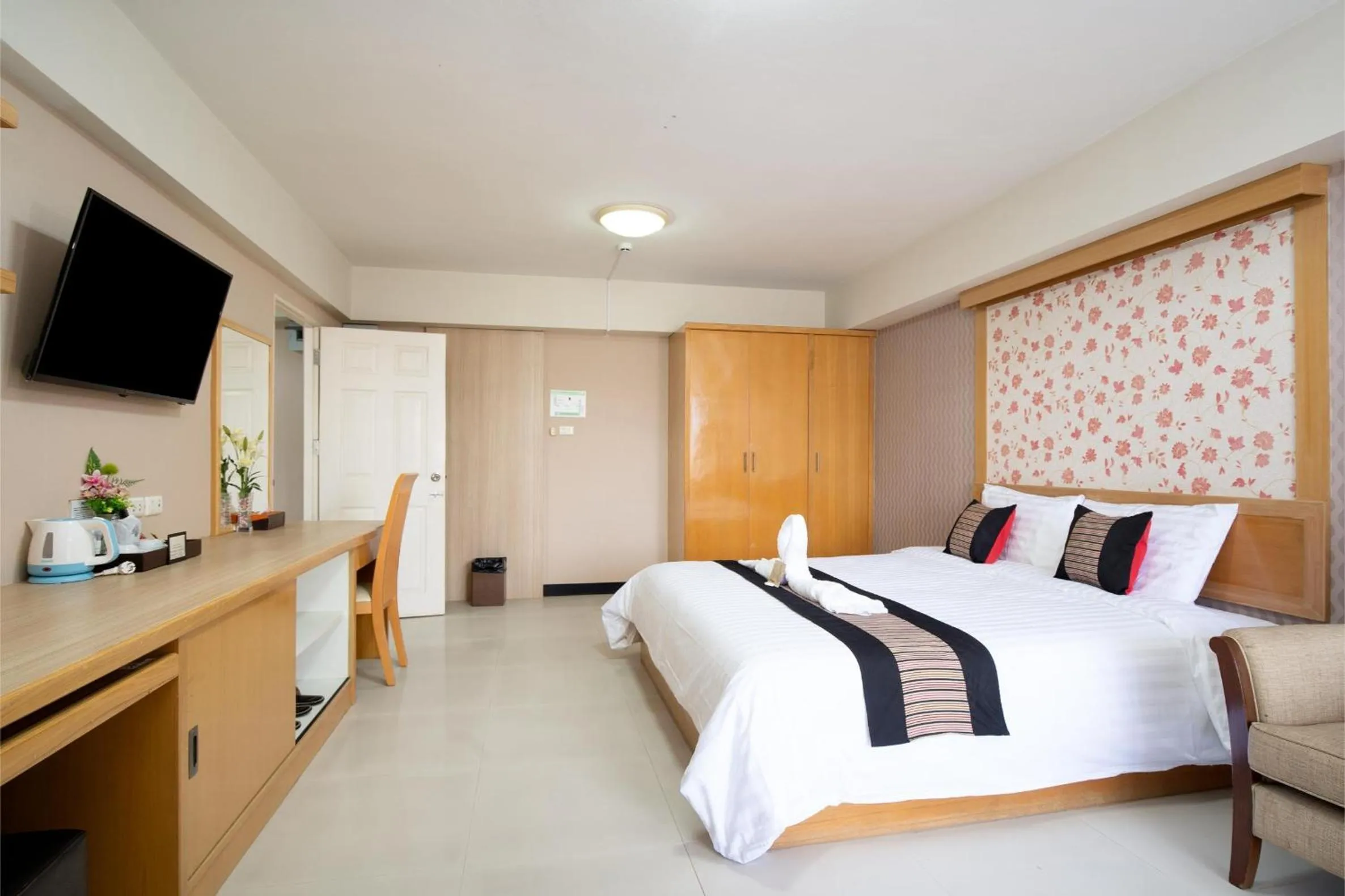 Bed in P-Park Hotel Bangkok