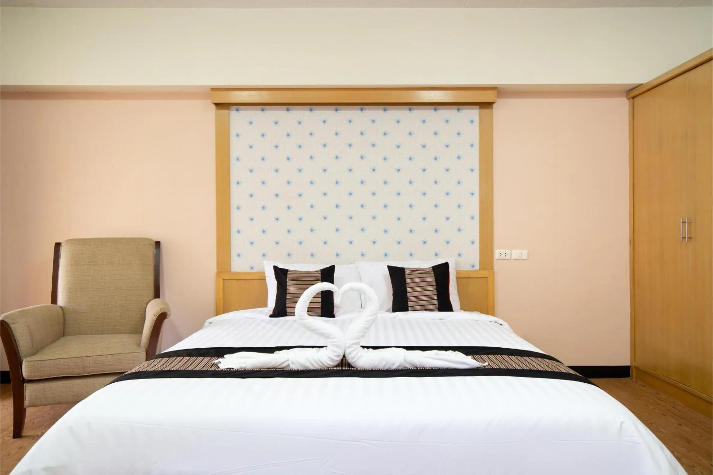 Bed in P-Park Hotel Bangkok