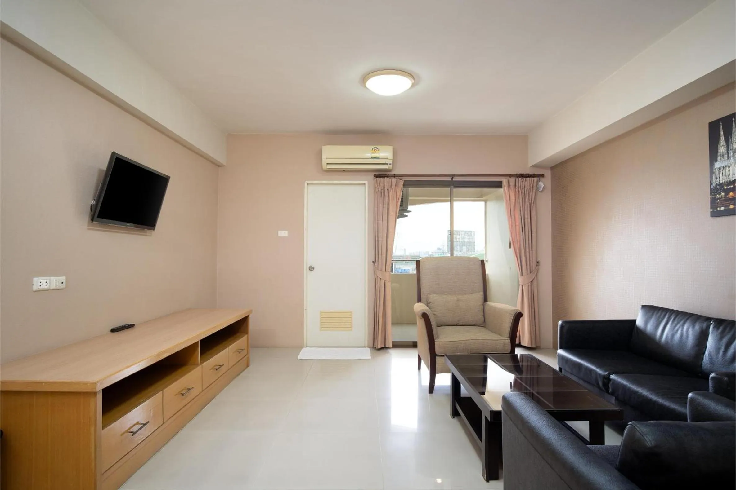 Living room in P-Park Hotel Bangkok