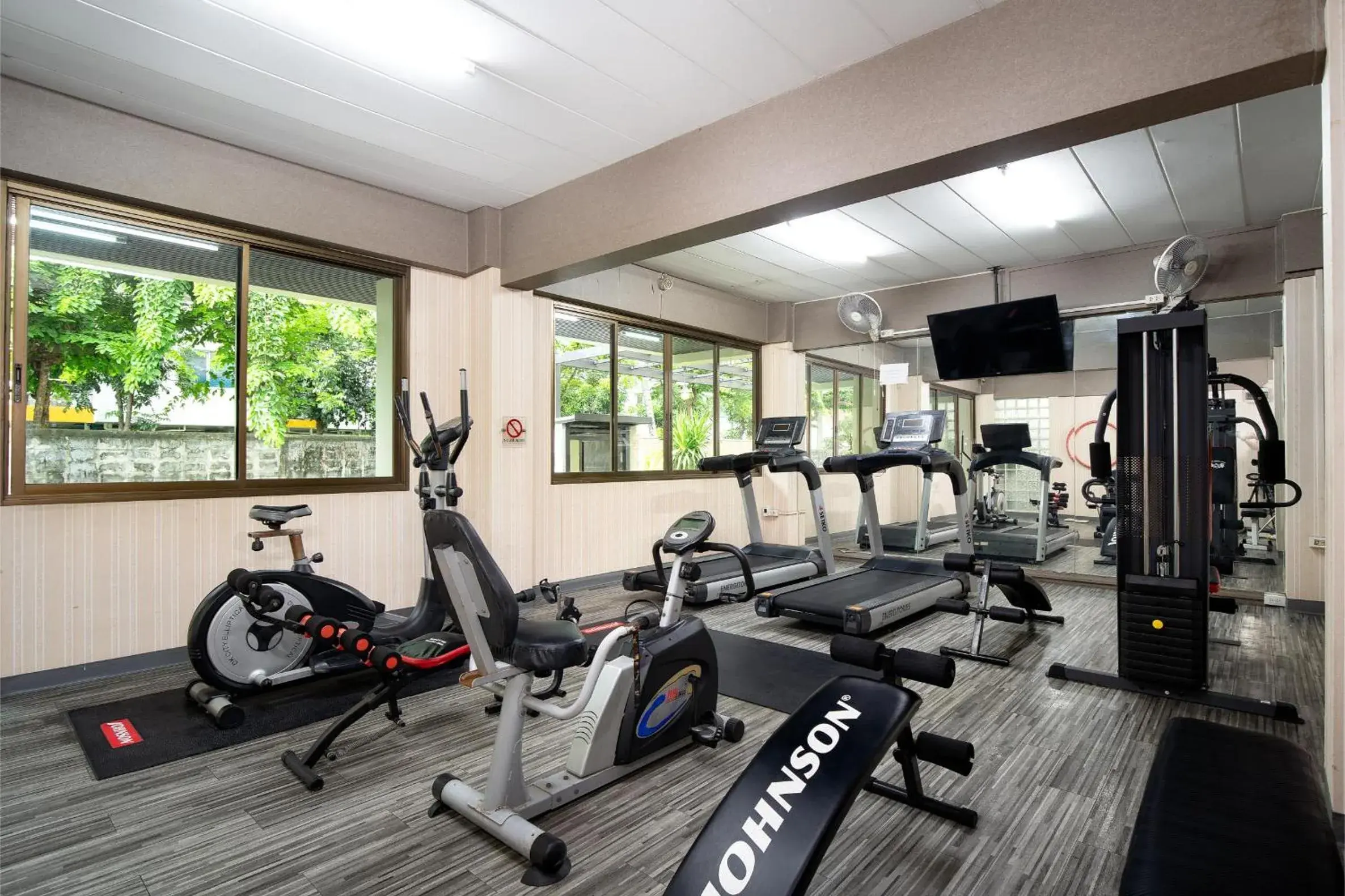 Fitness centre/facilities in P-Park Hotel Bangkok Fitness centre/facilities in P-Park Hotel Bangkok