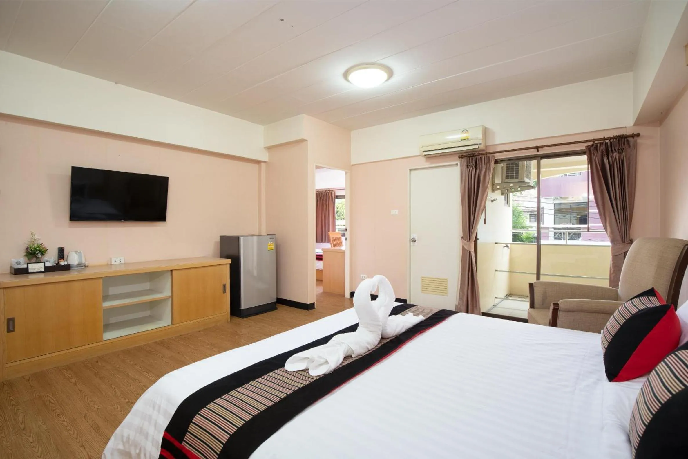 Bed in P-Park Hotel Bangkok