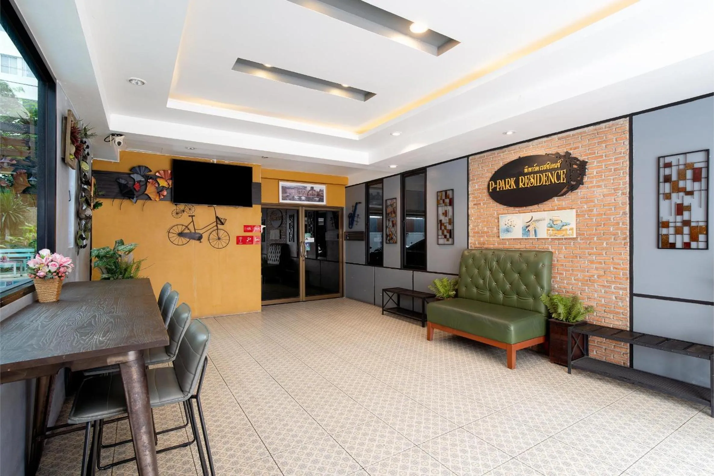 Seating area in P-Park Hotel Bangkok