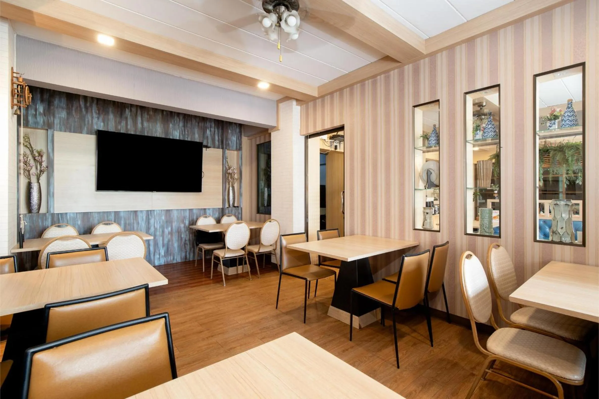 Restaurant/places to eat in P-Park Hotel Bangkok