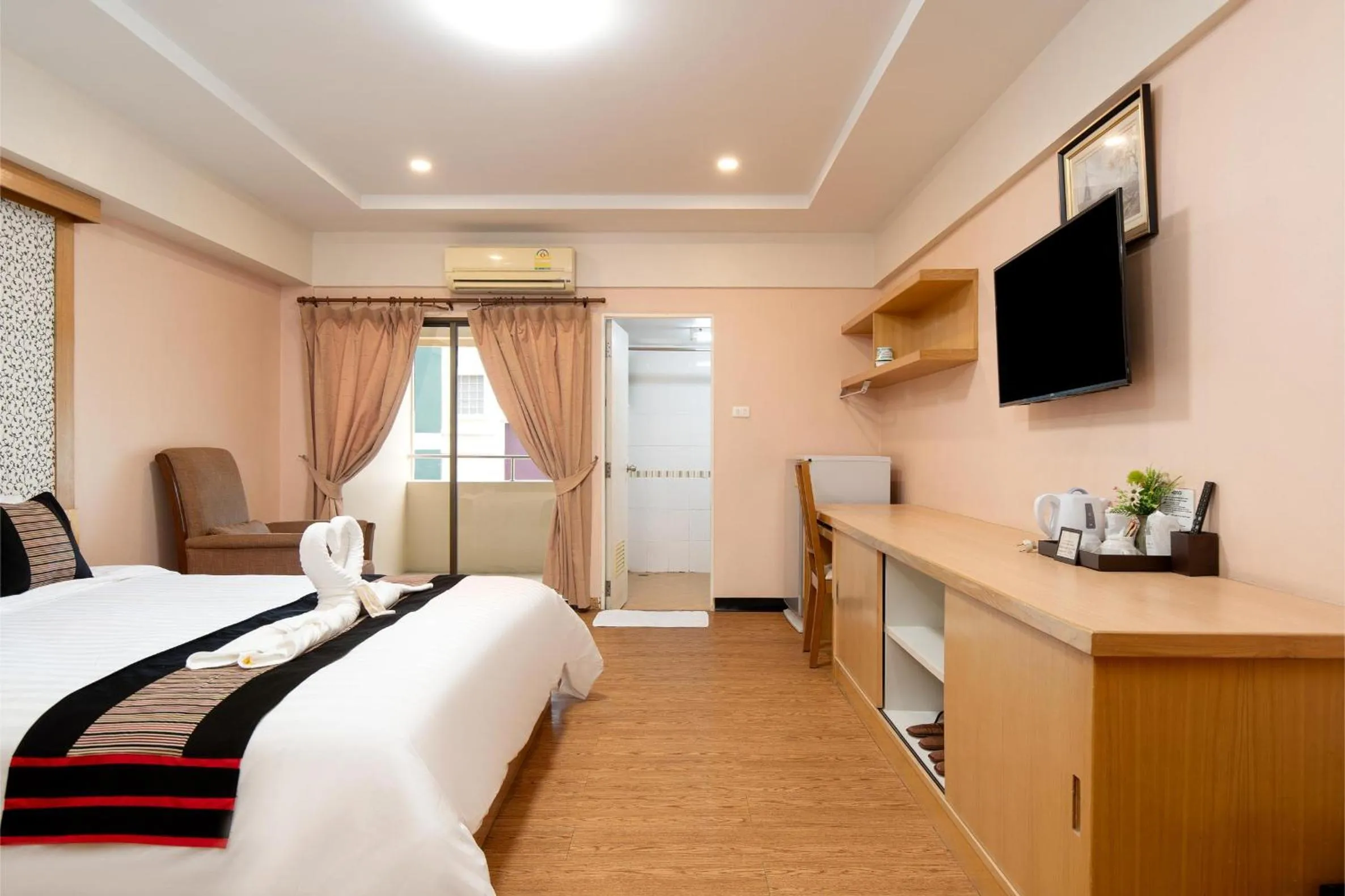 Bed in P-Park Hotel Bangkok