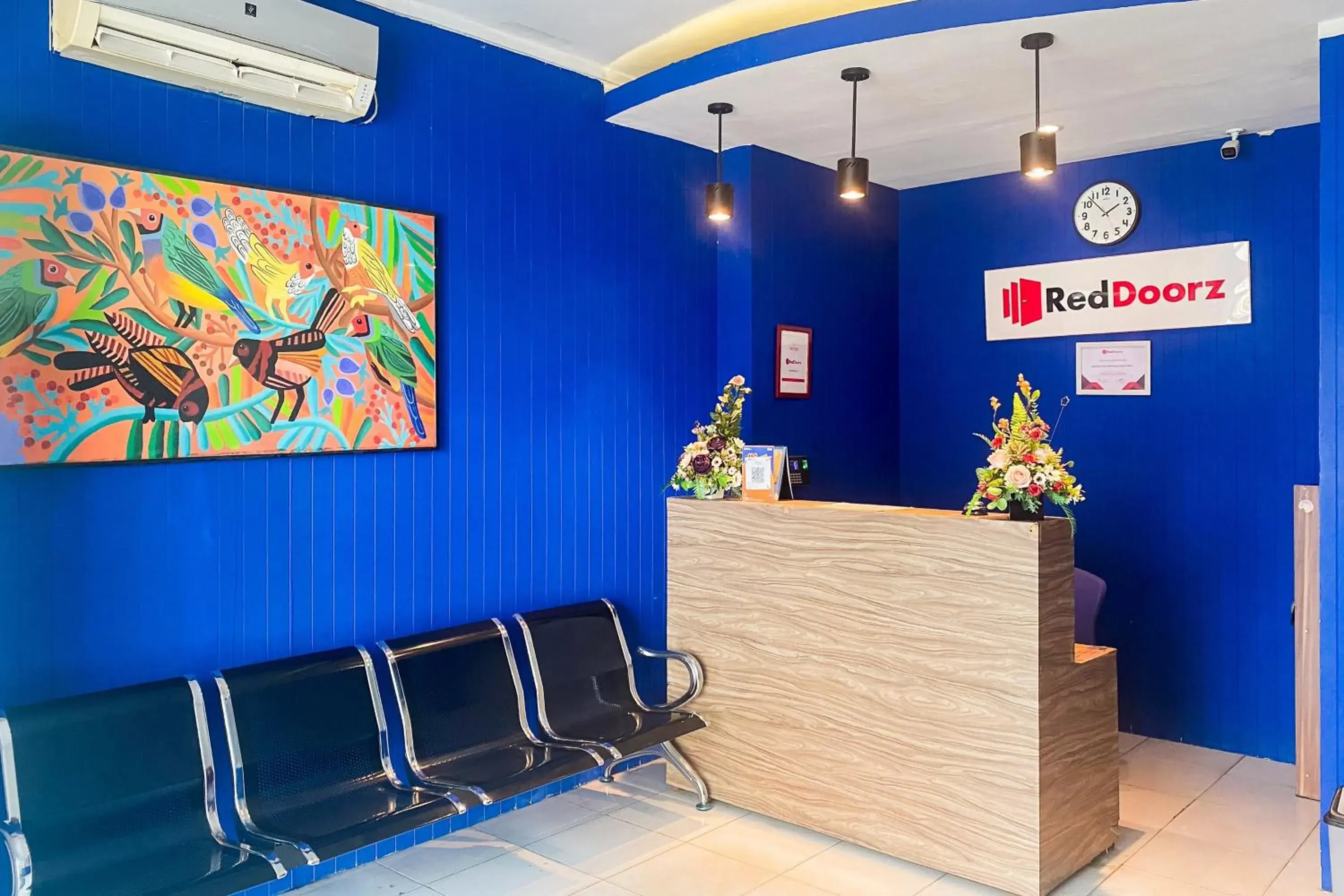 Lobby or reception in RedDoorz near Palembang Square Mall 2 Lobby or reception in RedDoorz near Palembang Square Mall 2