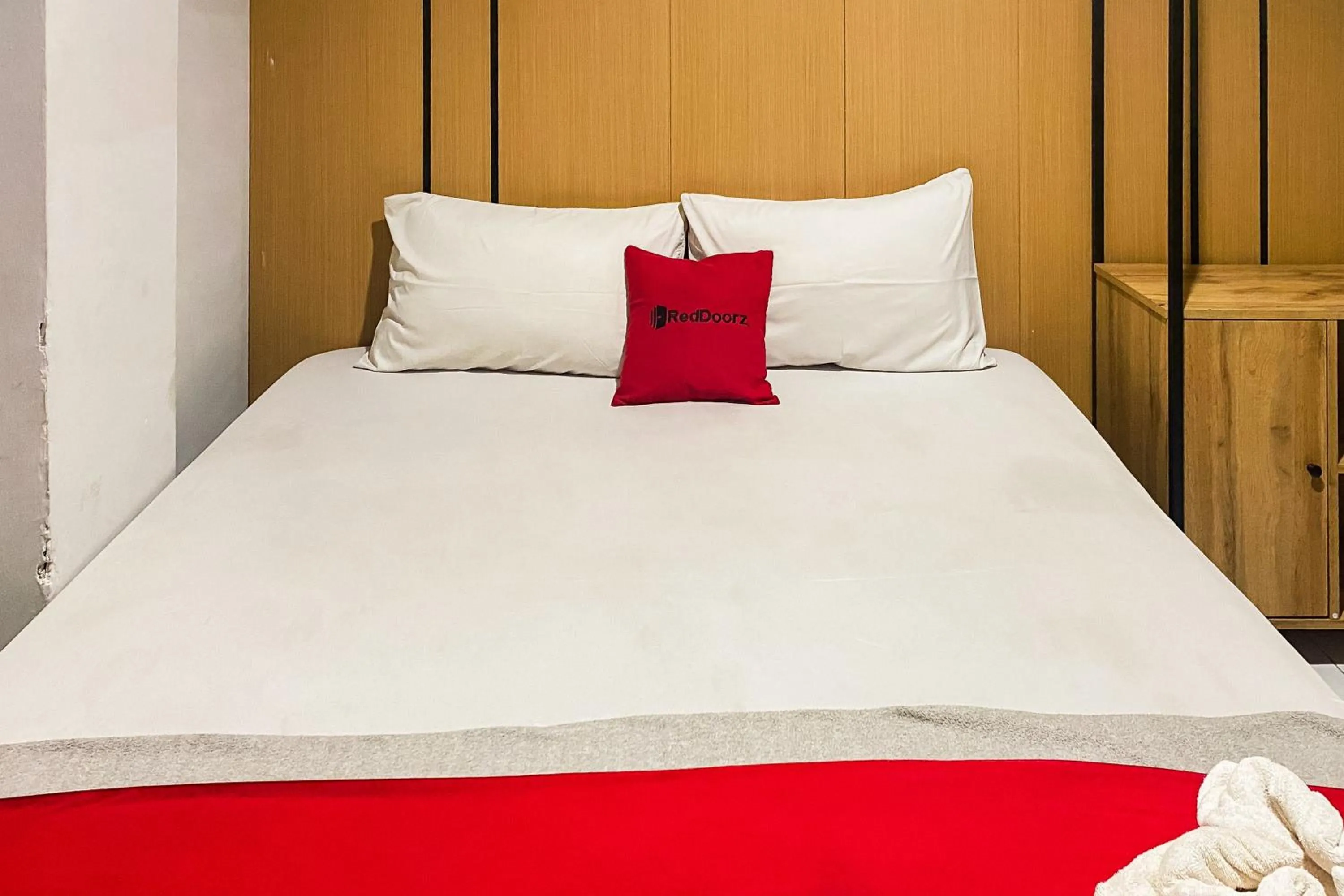 Bedroom, Bed in RedDoorz near Palembang Square Mall 2