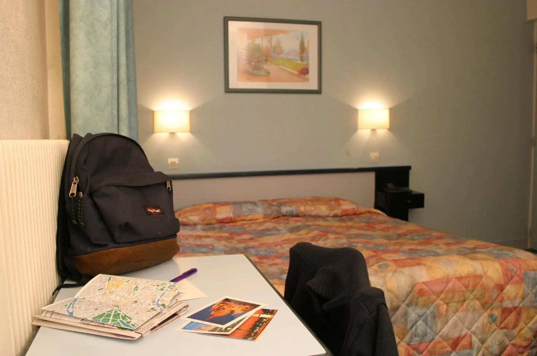 Twin Room in Printania Porte de Versailles Twin Room in Printania Porte de Versailles