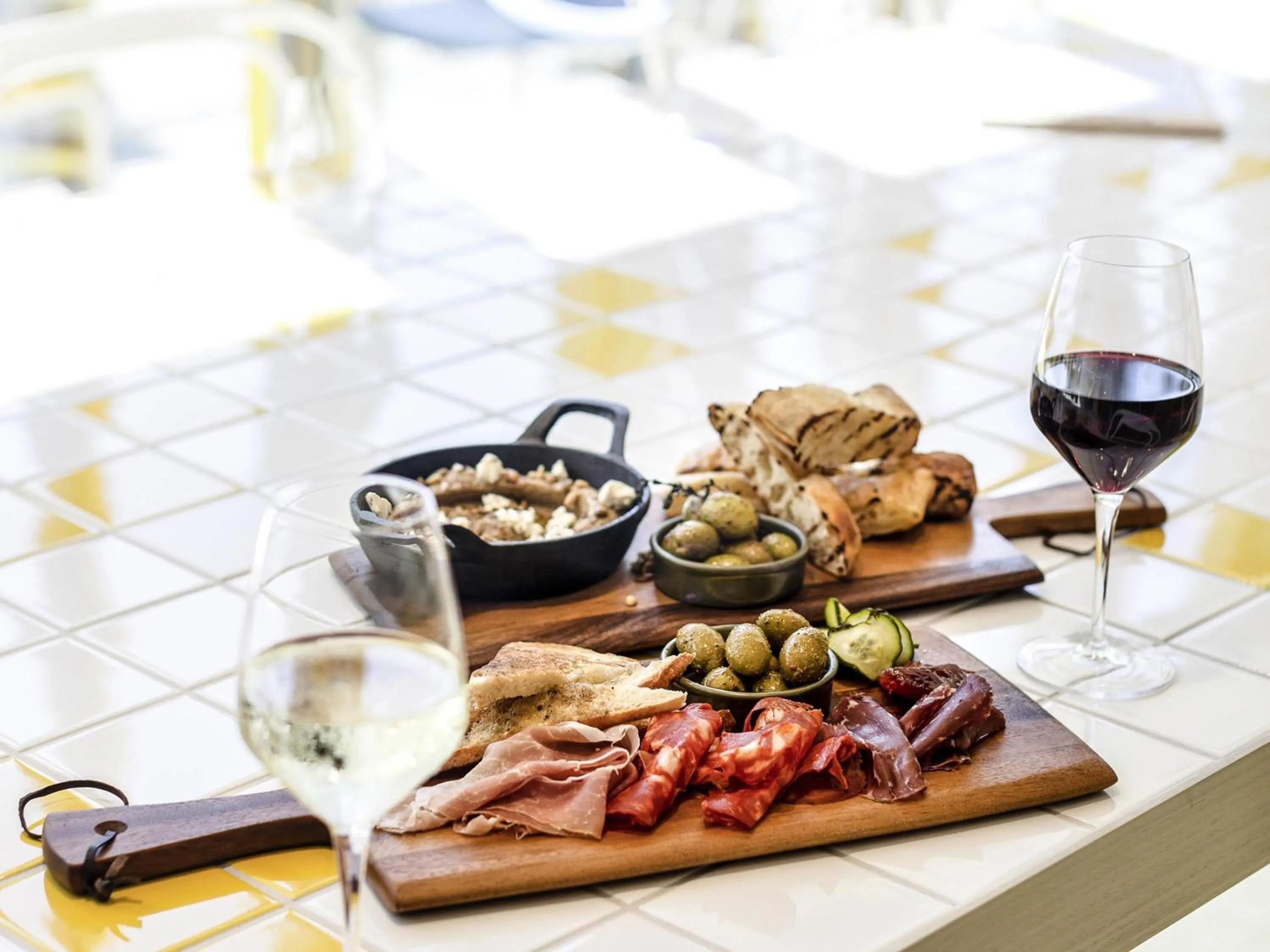 Restaurant/places to eat in ibis Styles East Perth