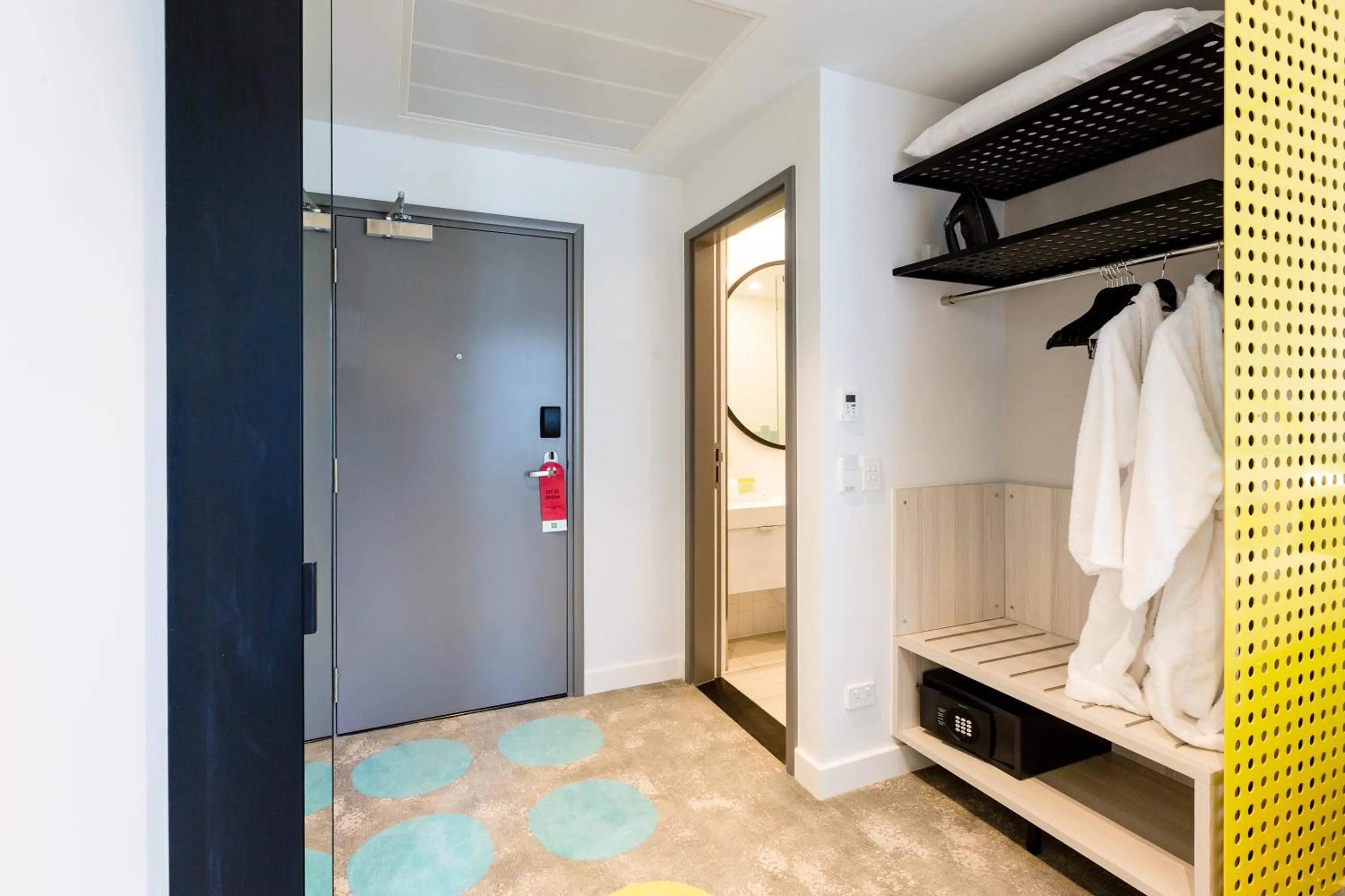 Bedroom, Bed in ibis Styles East Perth