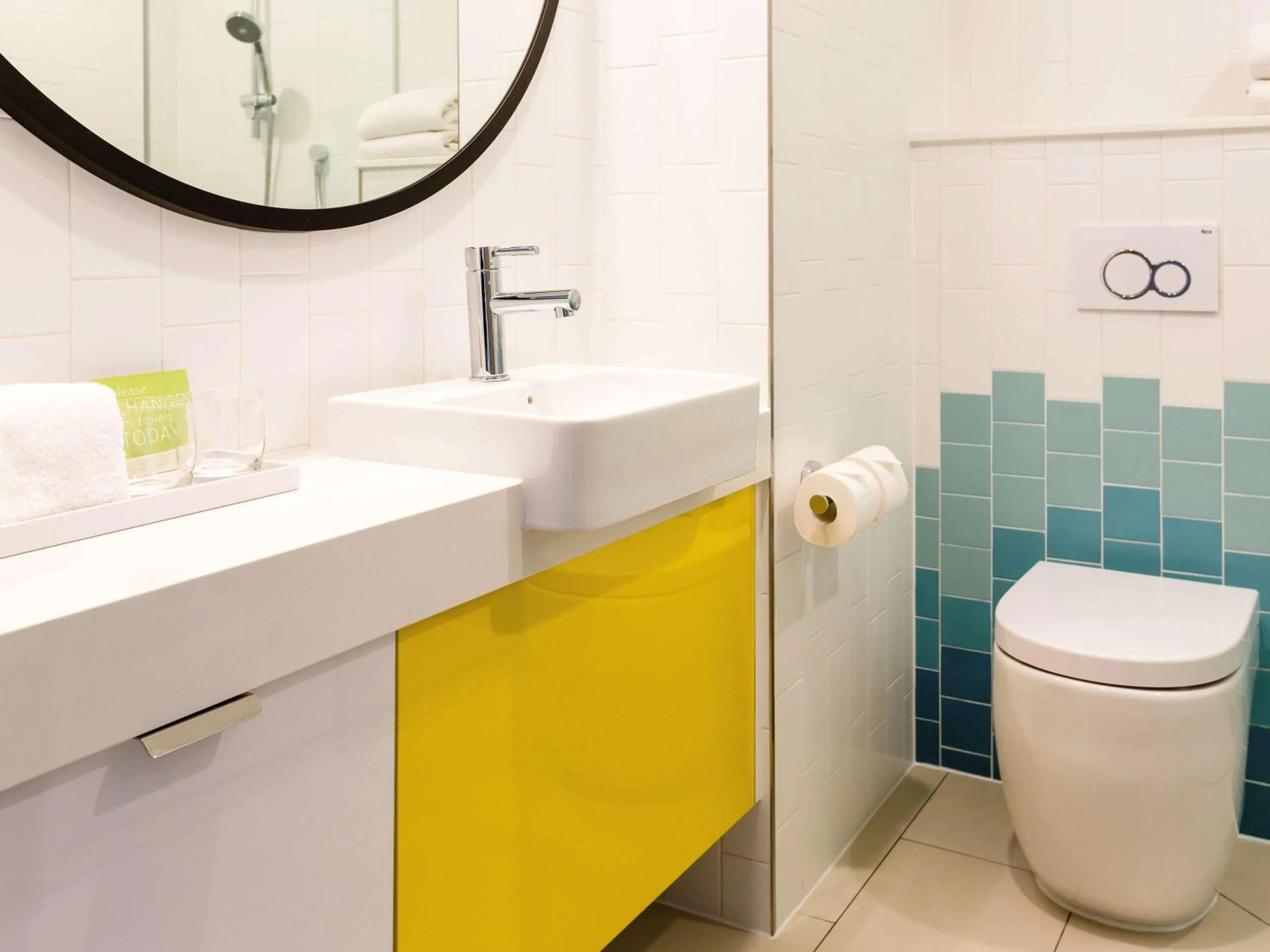 Photo of the whole room in ibis Styles East Perth