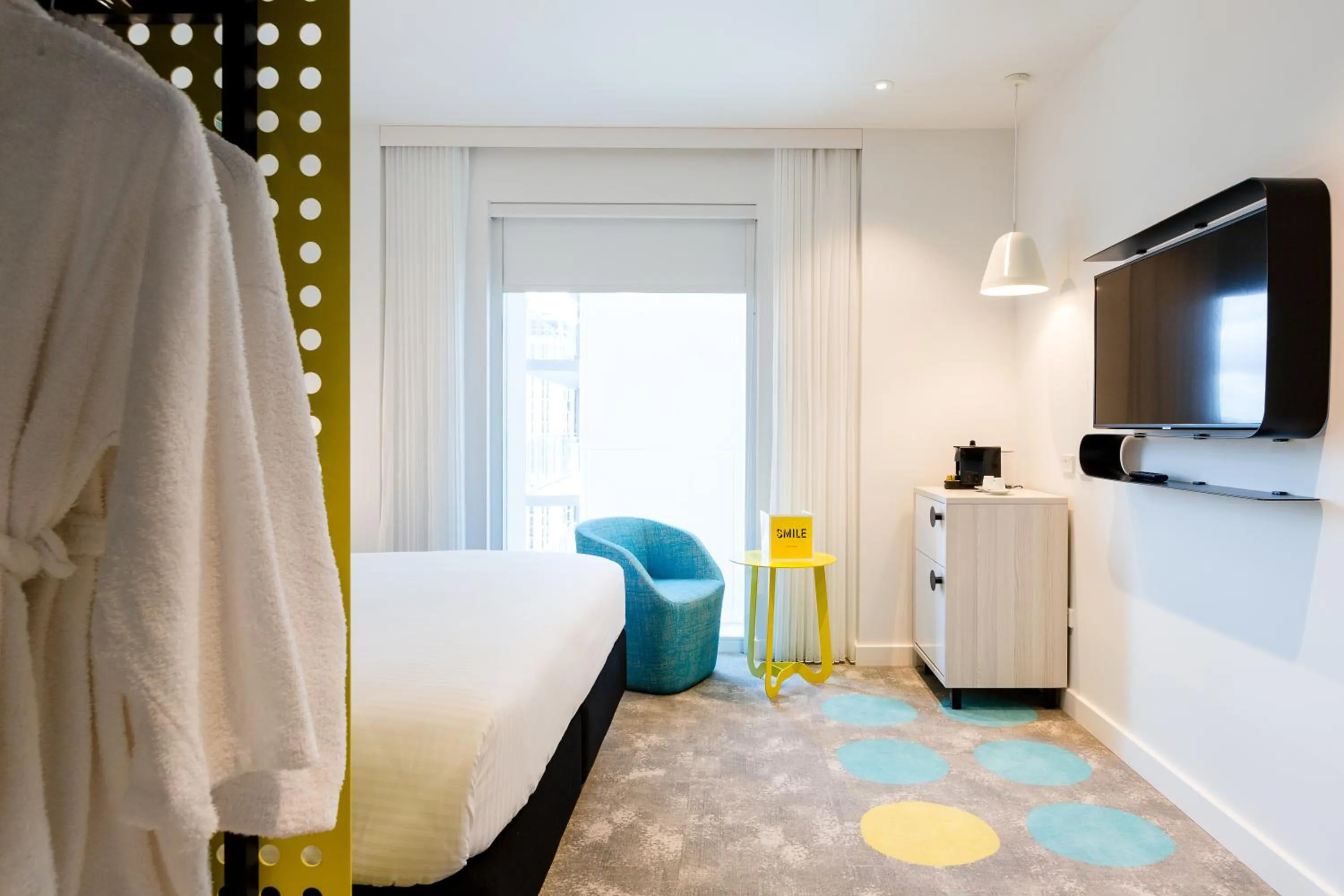 Coffee/tea facilities, Bed in ibis Styles East Perth