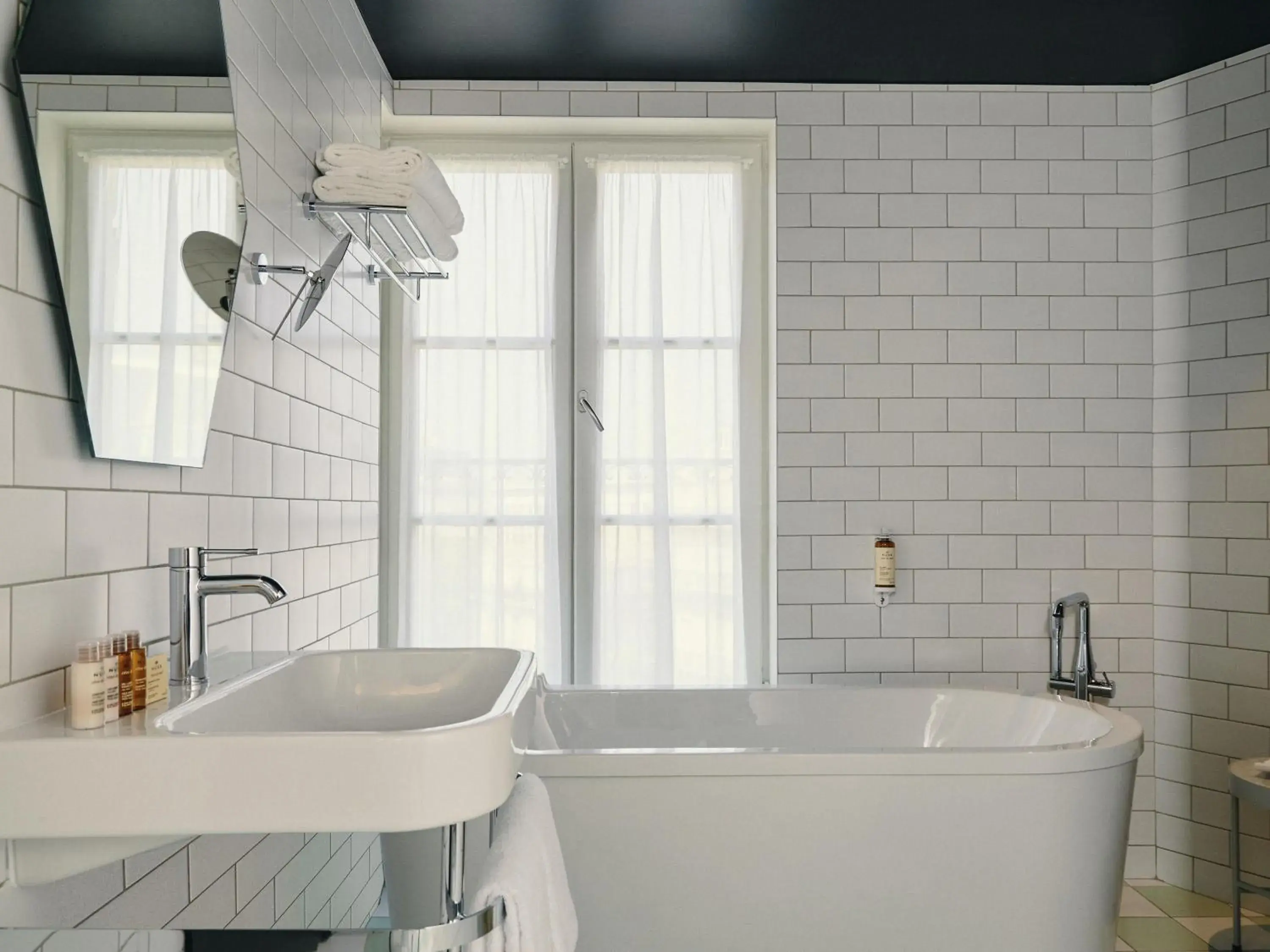 Bedroom in Mercure Marseille Canebière Vieux-Port Bedroom in Mercure Marseille Canebière Vieux-Port