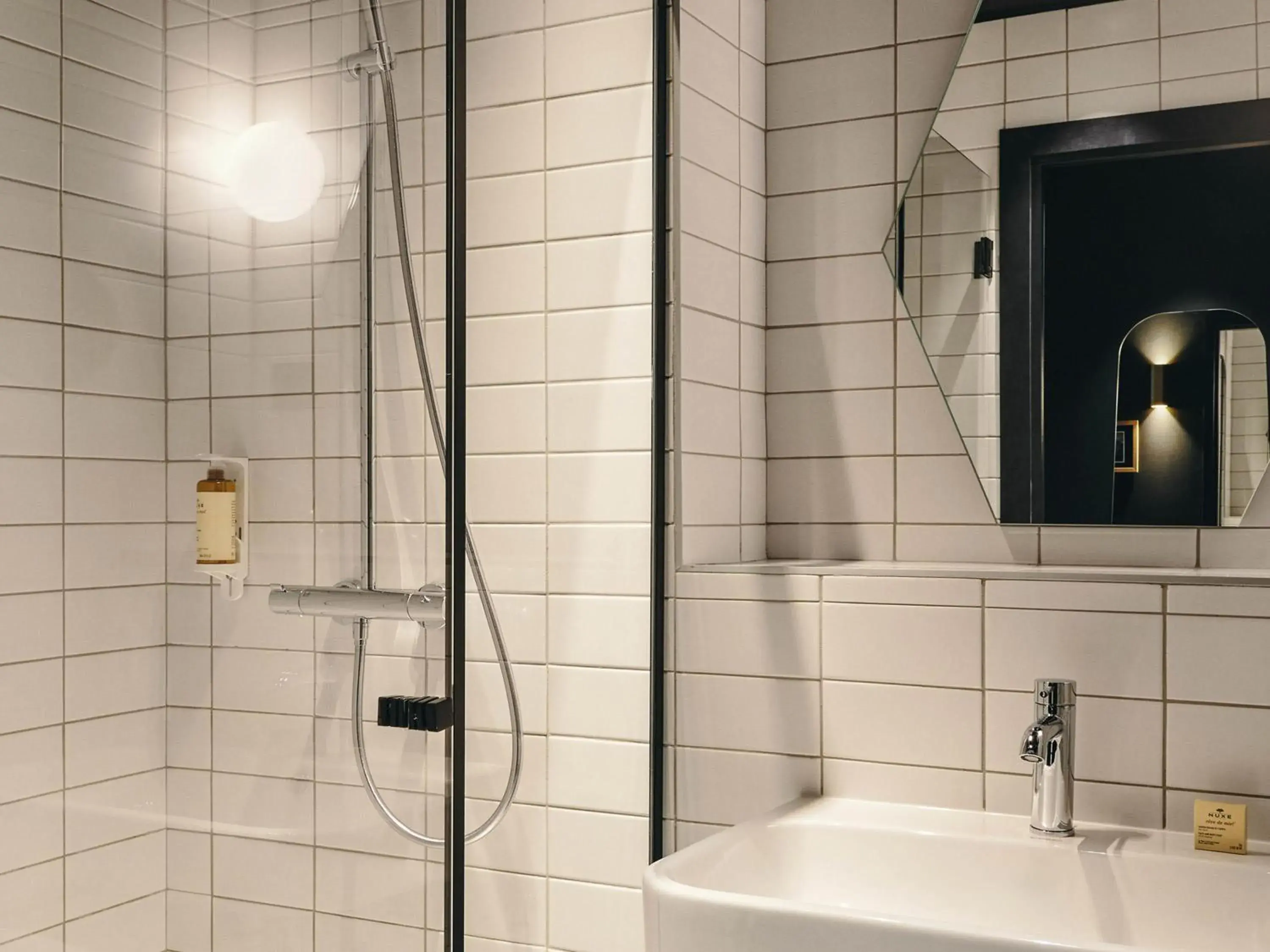 Classic Twin Room in Mercure Marseille Canebière Vieux-Port Classic Twin Room in Mercure Marseille Canebière Vieux-Port