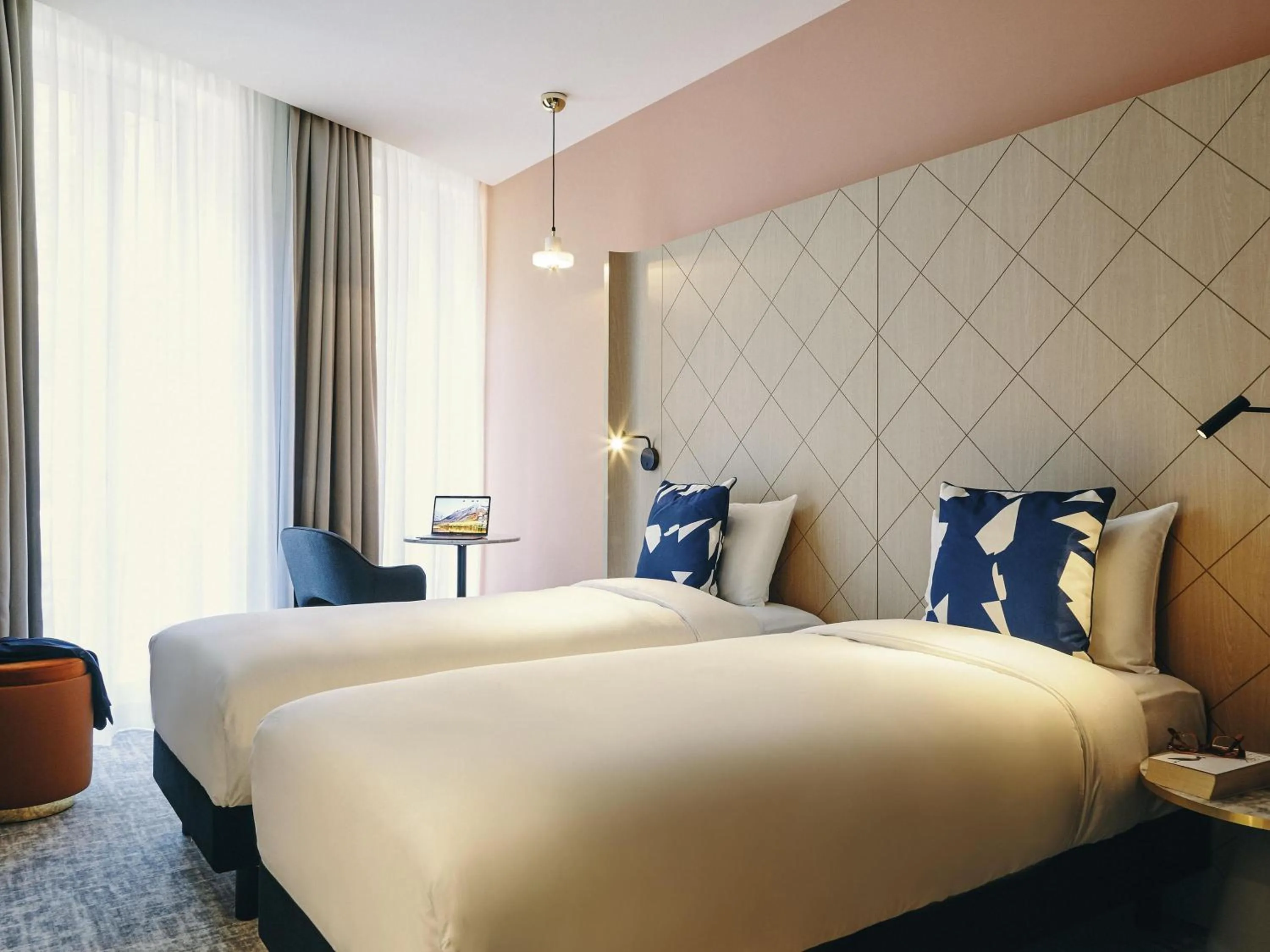 Bedroom, Bed in Mercure Marseille Canebière Vieux-Port