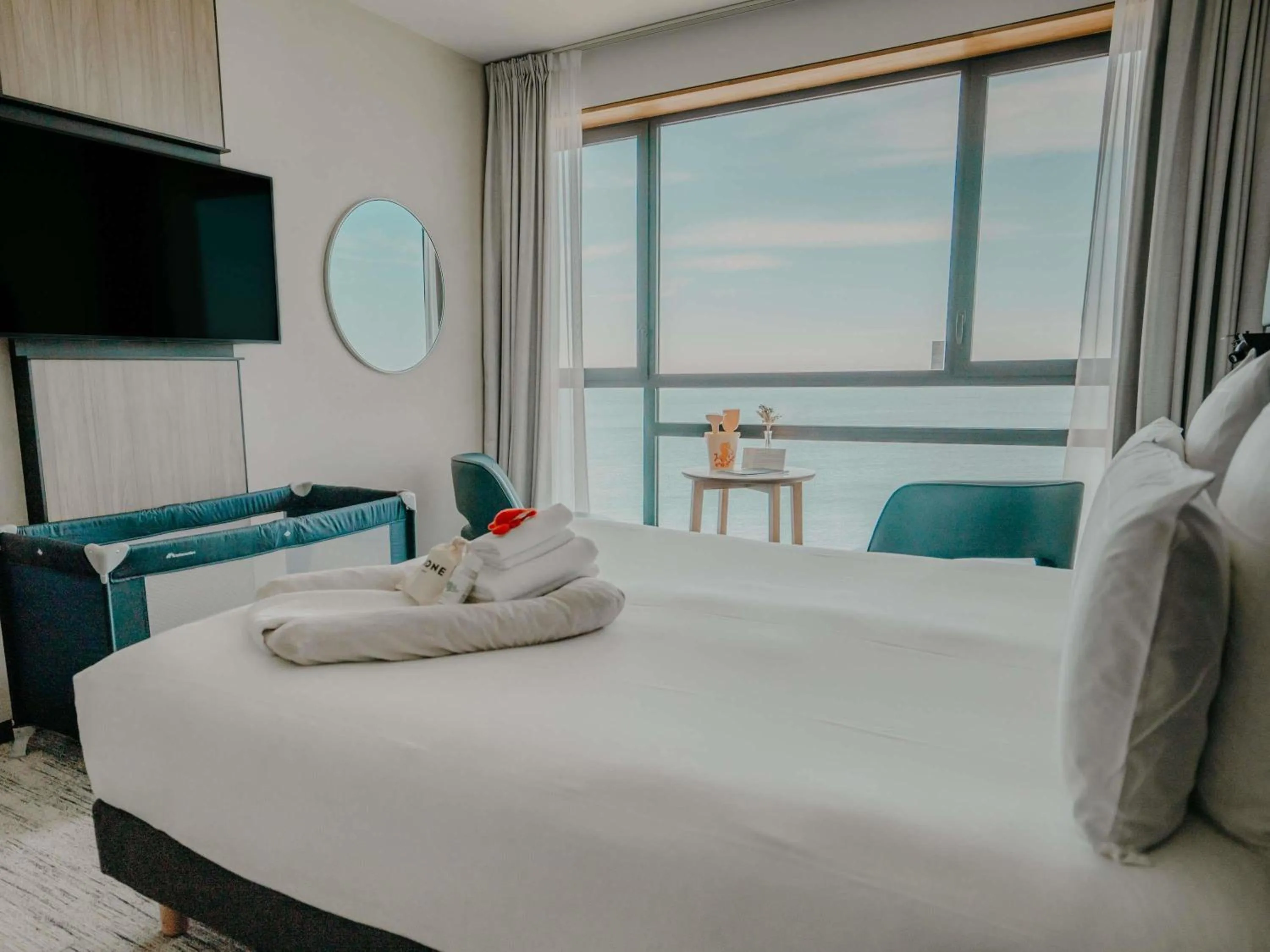 Bedroom, Bed in Sainte-Barbe Hotel & Spa Le Conquet - MGallery Collection