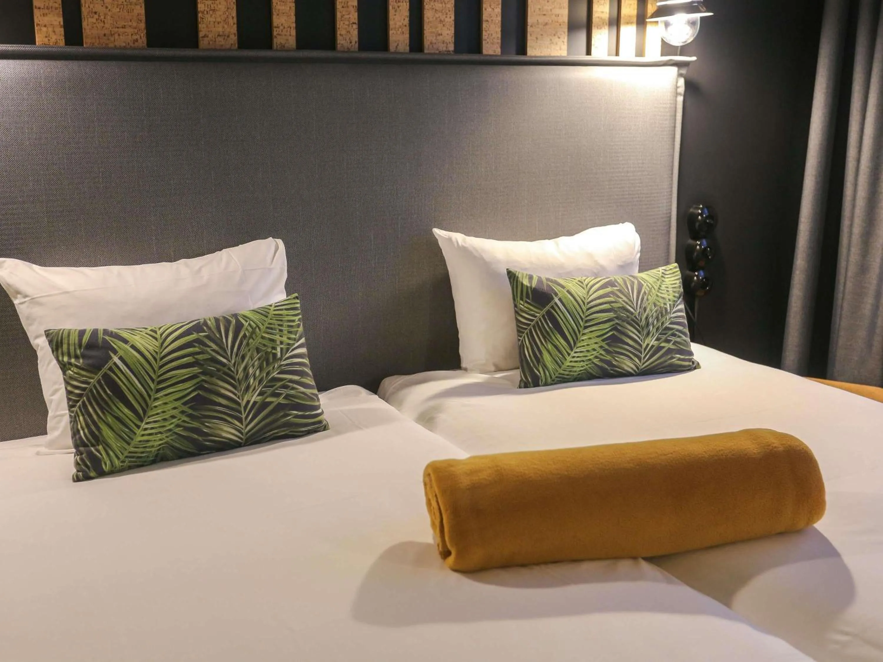 Bedroom, Bed in ibis Styles Amiens Centre