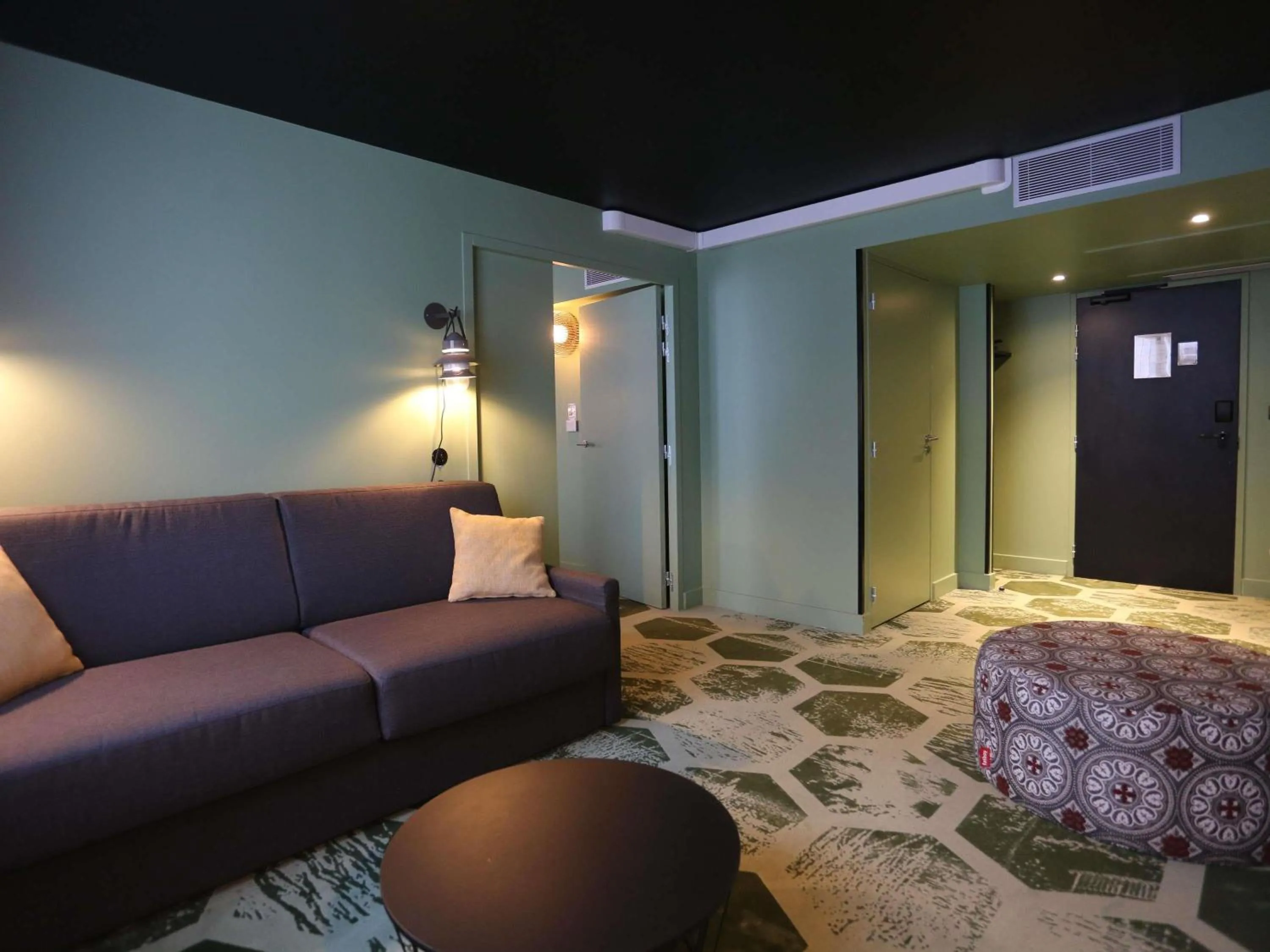 Bedroom in ibis Styles Amiens Centre