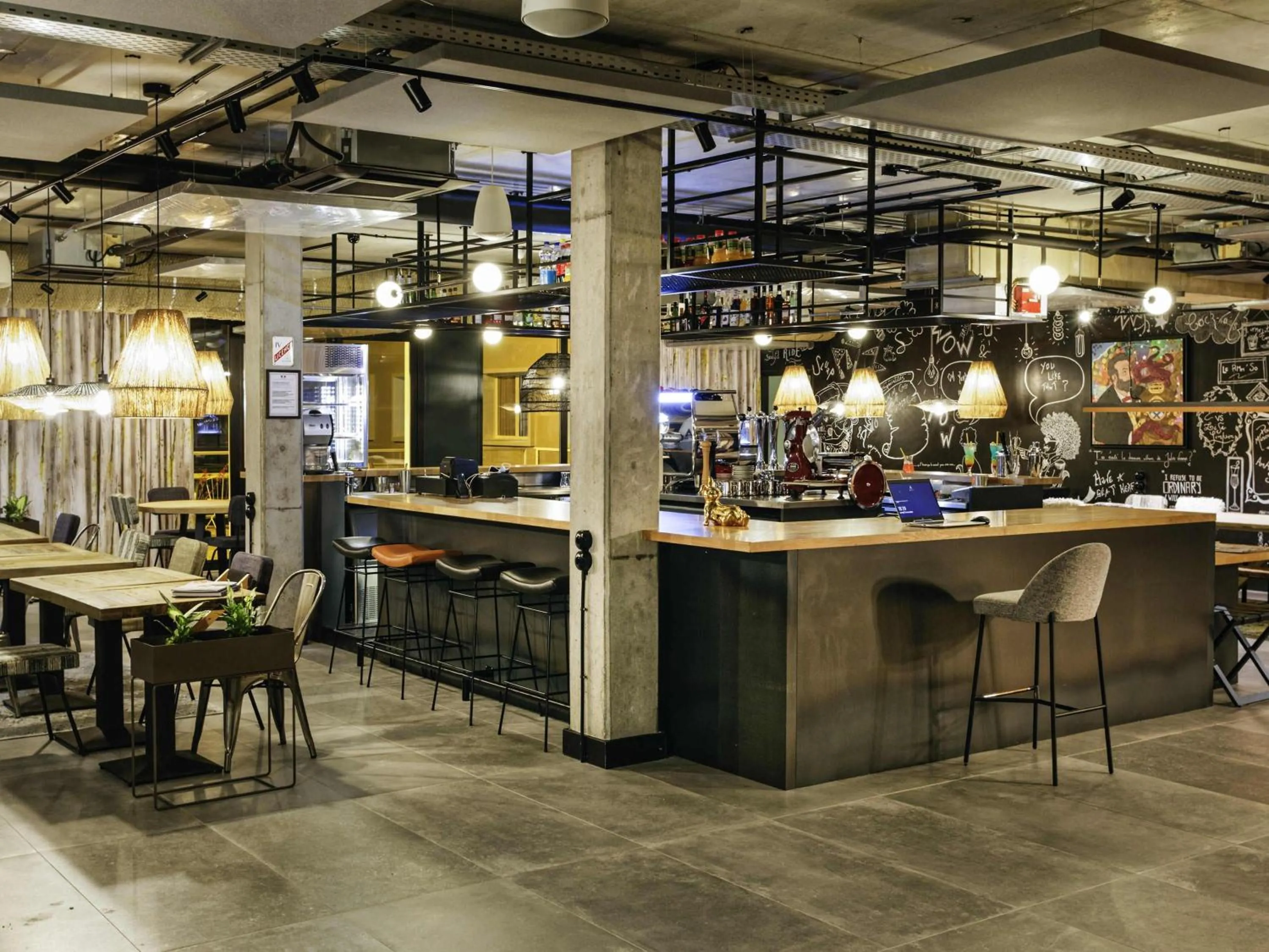 Lounge or bar in ibis Styles Amiens Centre