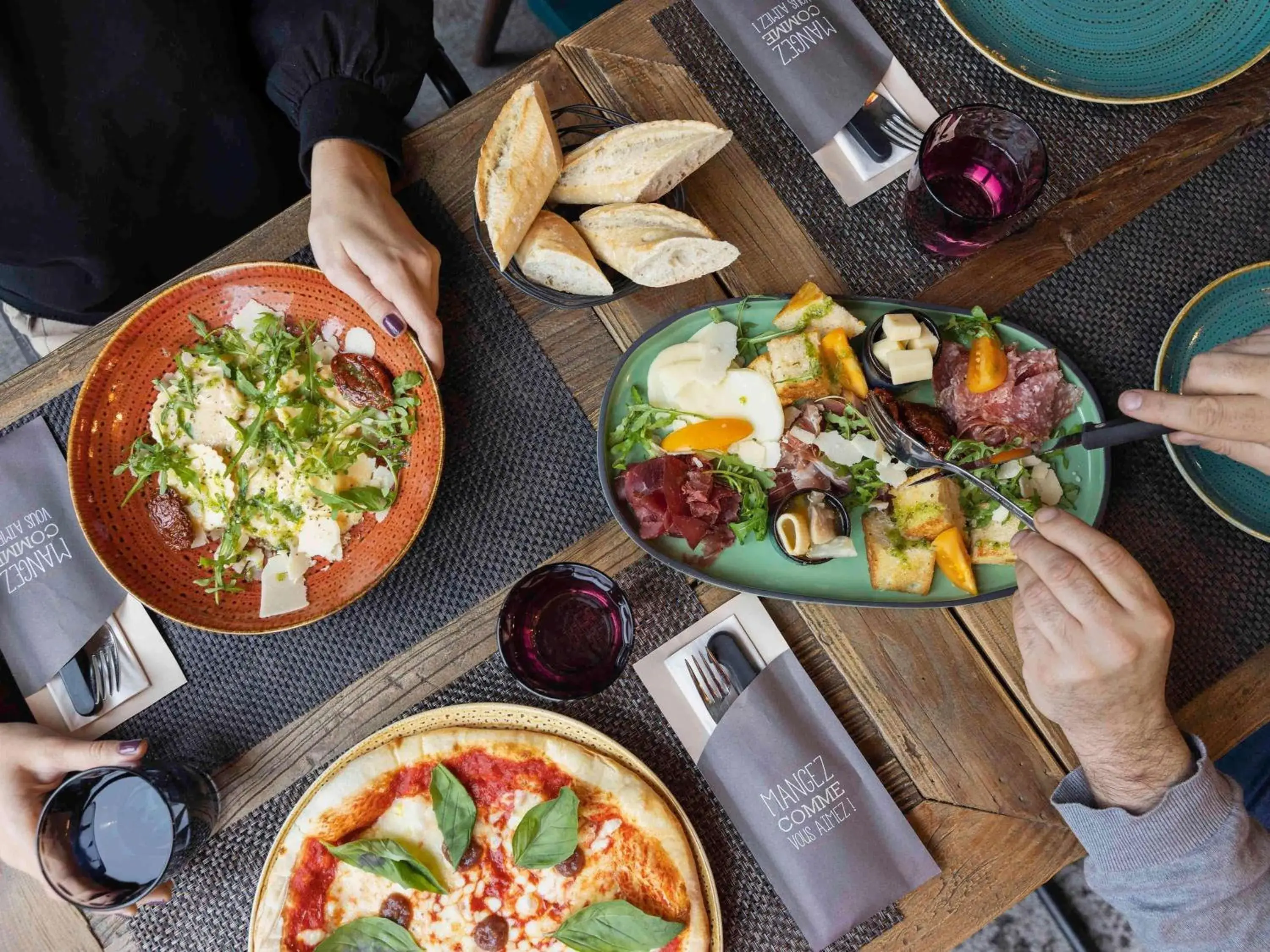 Restaurant/places to eat in ibis Styles Amiens Centre Restaurant/places to eat in ibis Styles Amiens Centre