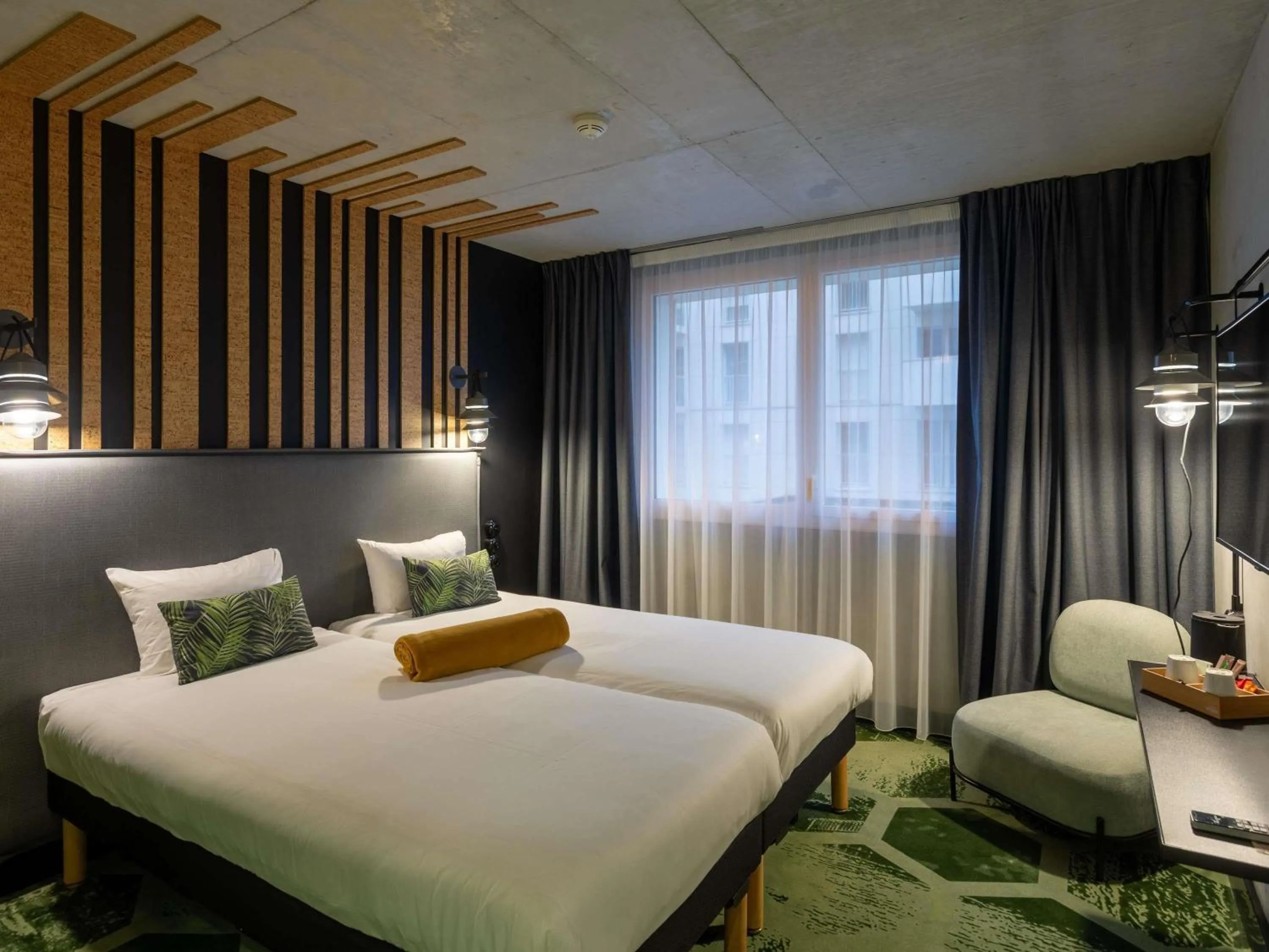 Bedroom, Bed in ibis Styles Amiens Centre