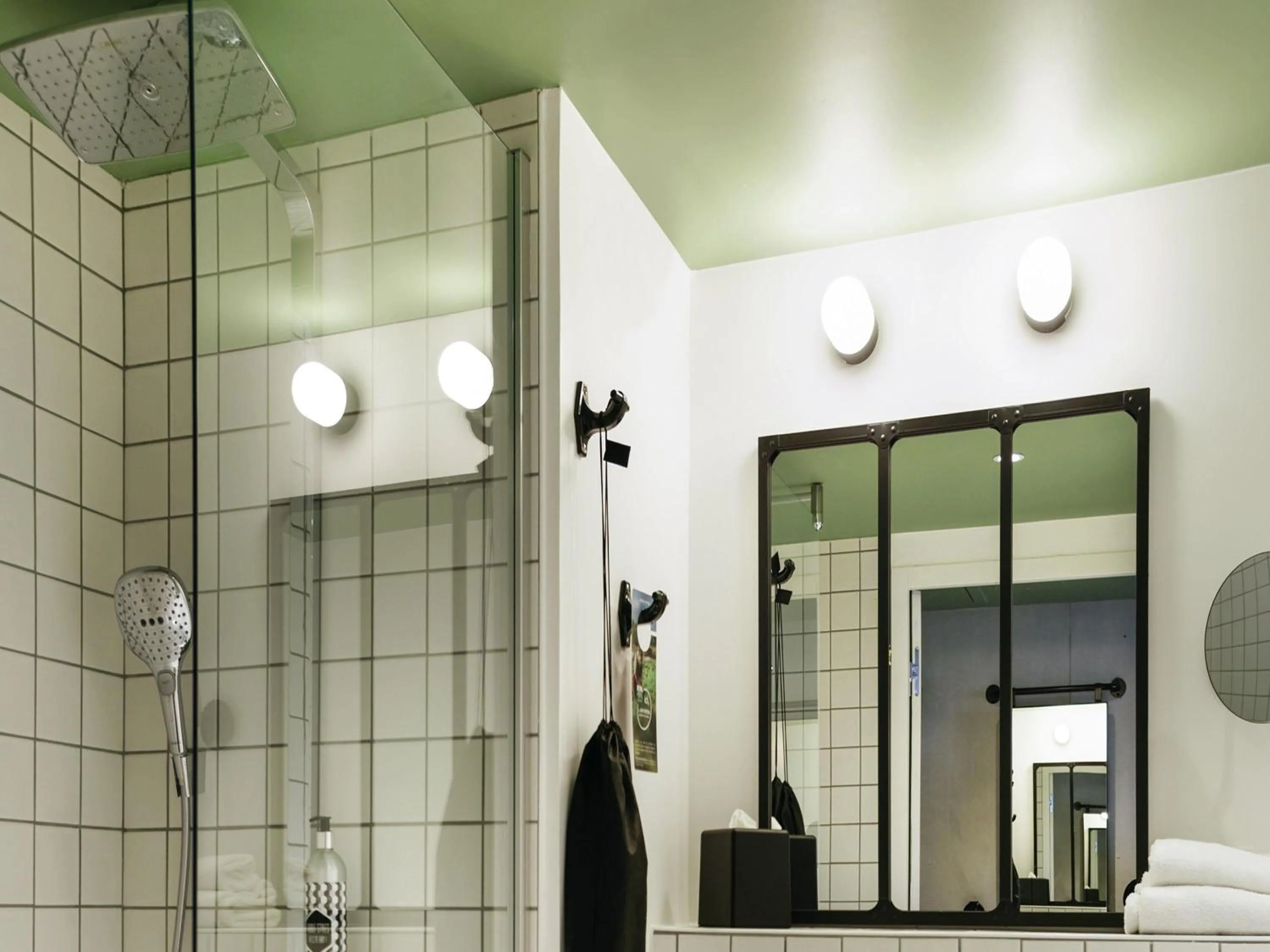 Bedroom in ibis Styles Amiens Centre