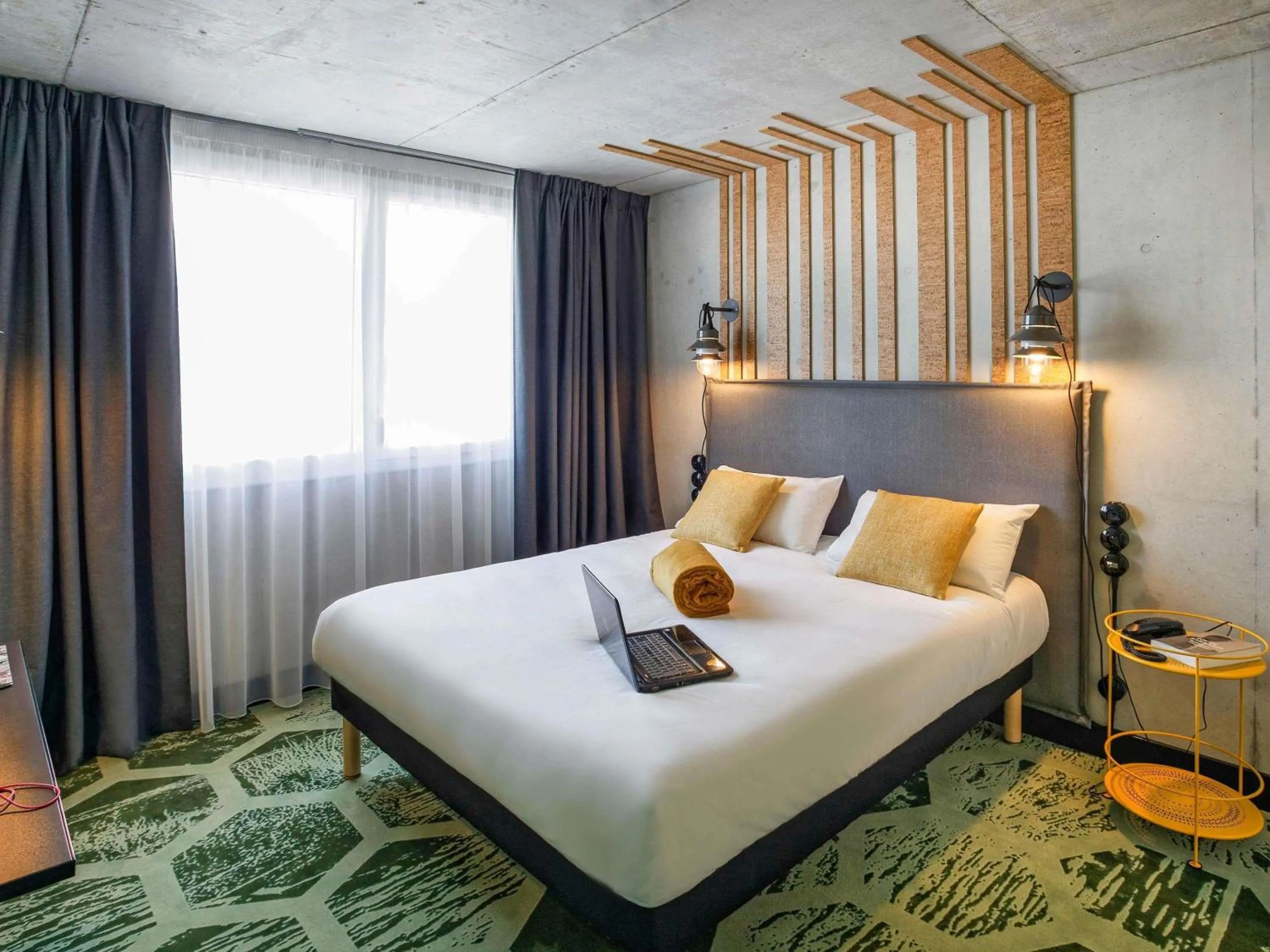 Bedroom, Bed in ibis Styles Amiens Centre