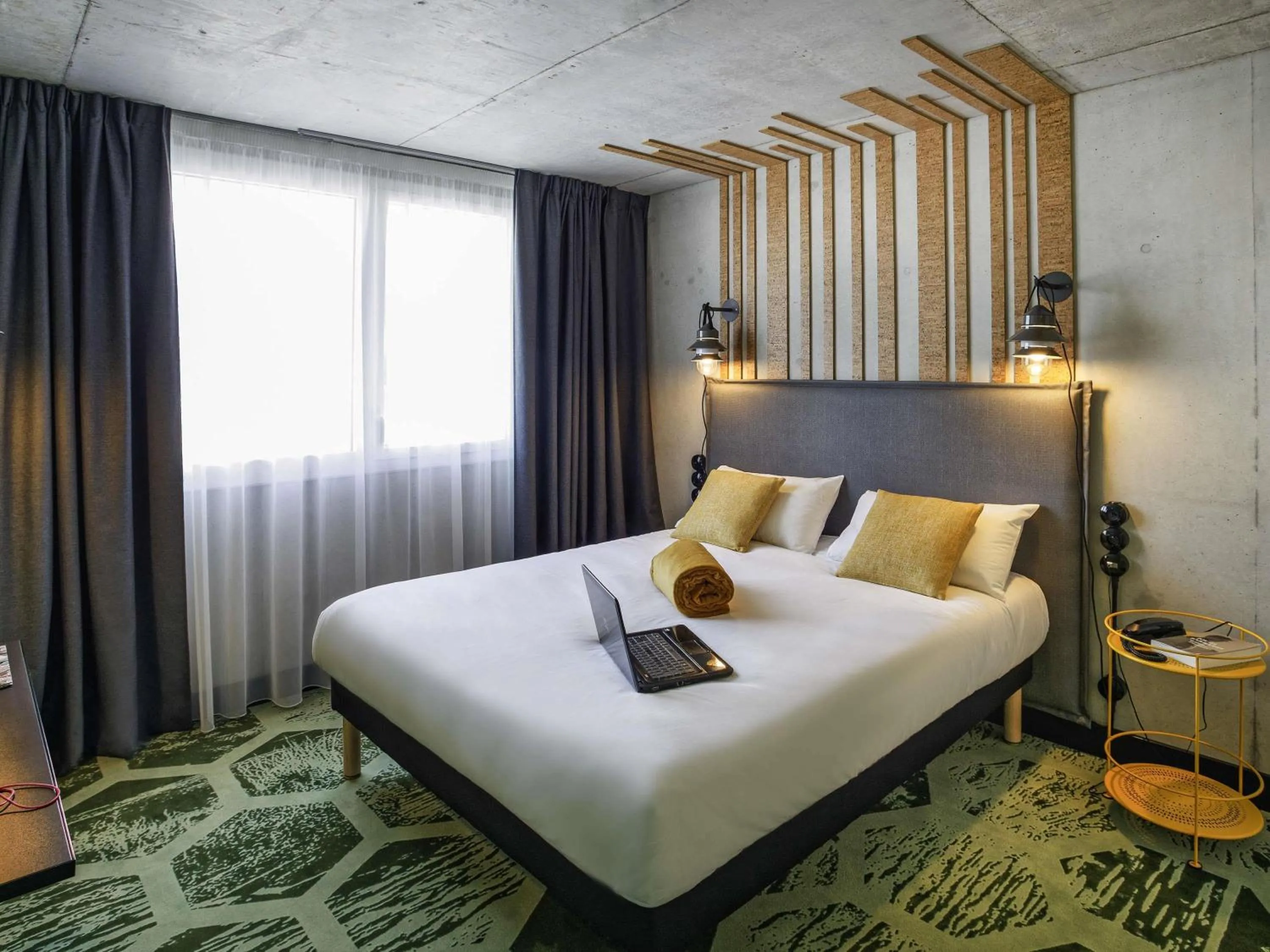 Bedroom, Bed in ibis Styles Amiens Centre