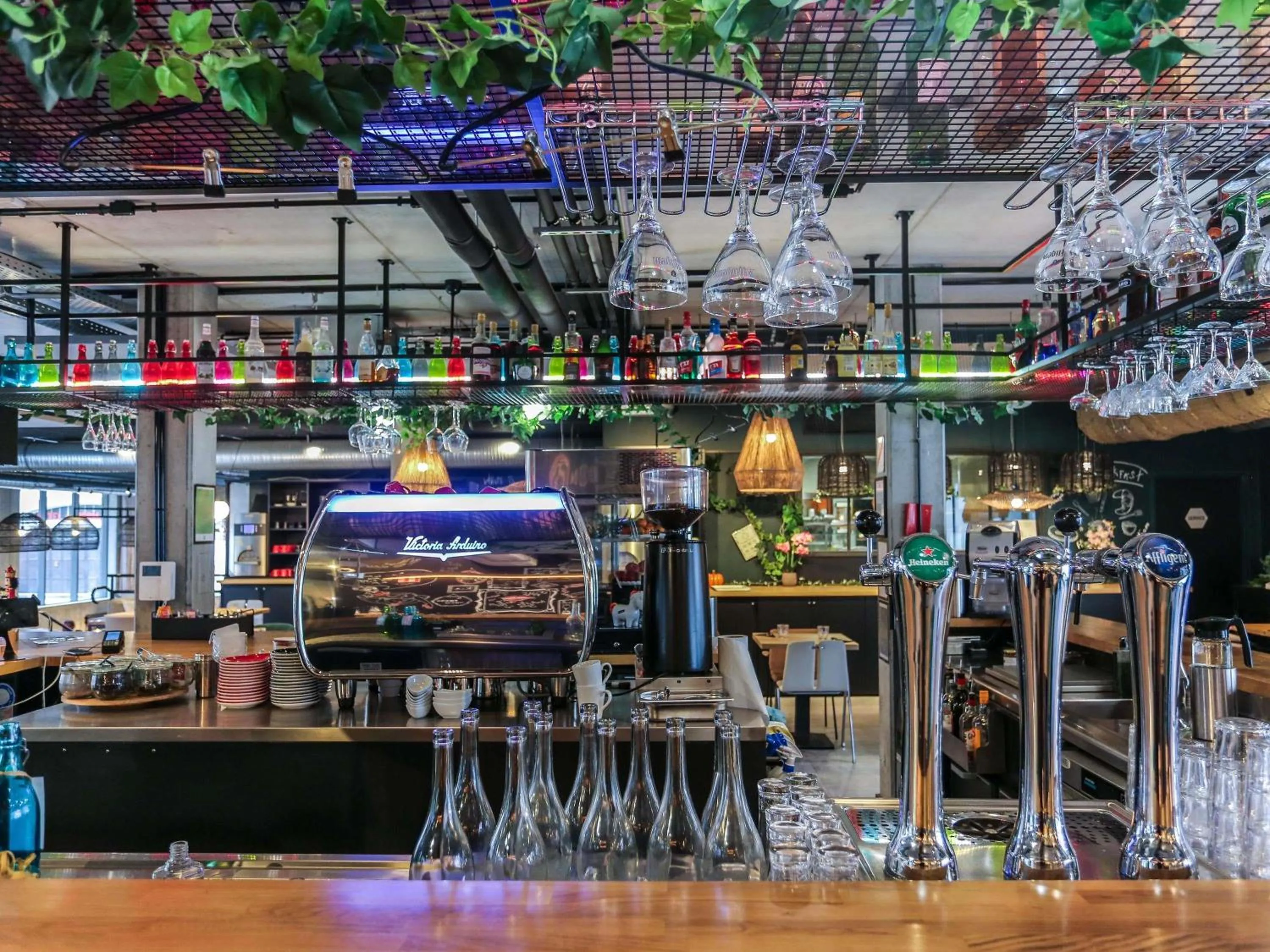 Lounge or bar in ibis Styles Amiens Centre