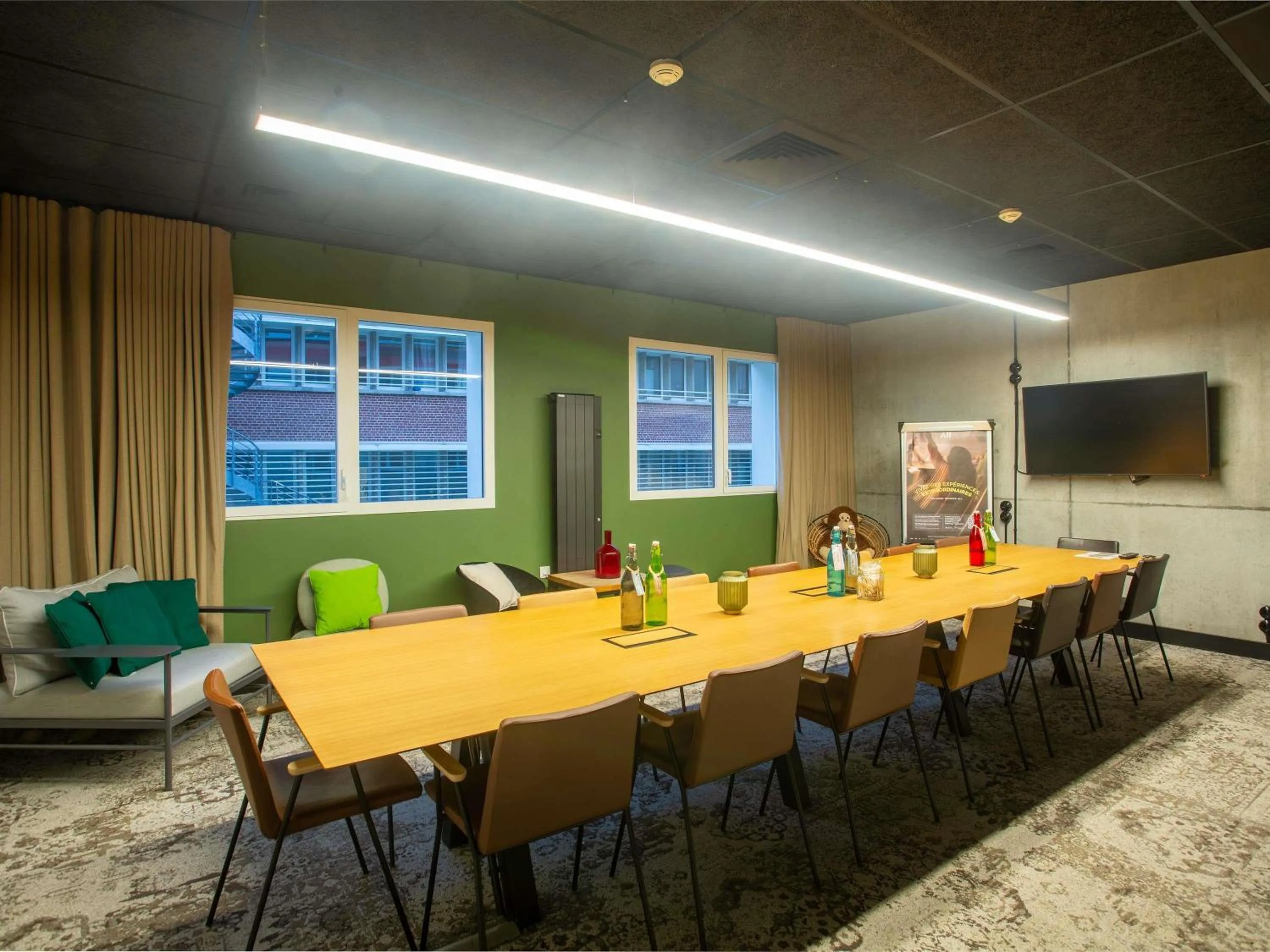 Meeting/conference room in ibis Styles Amiens Centre