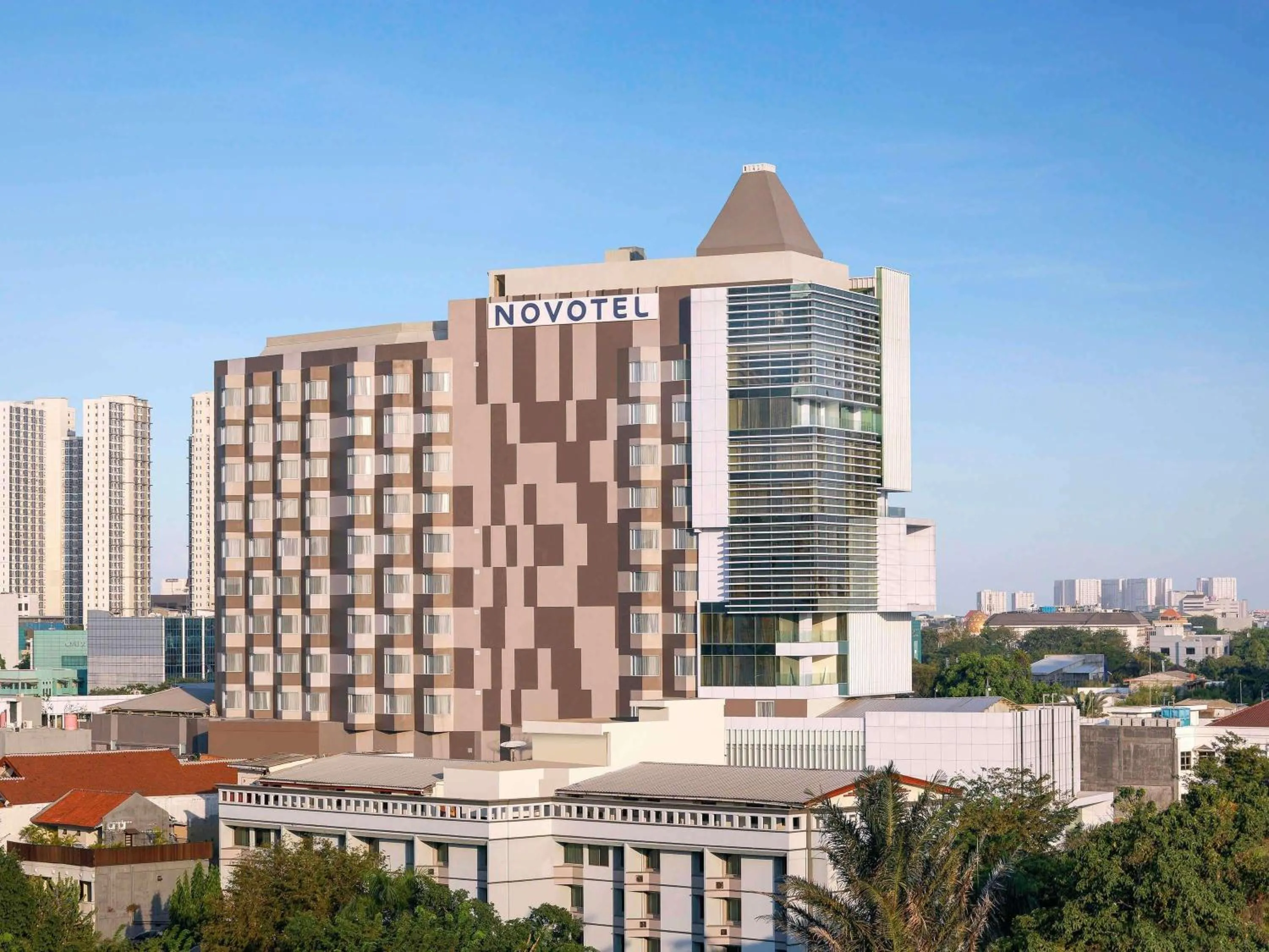 Property building in Novotel Jakarta Cikini