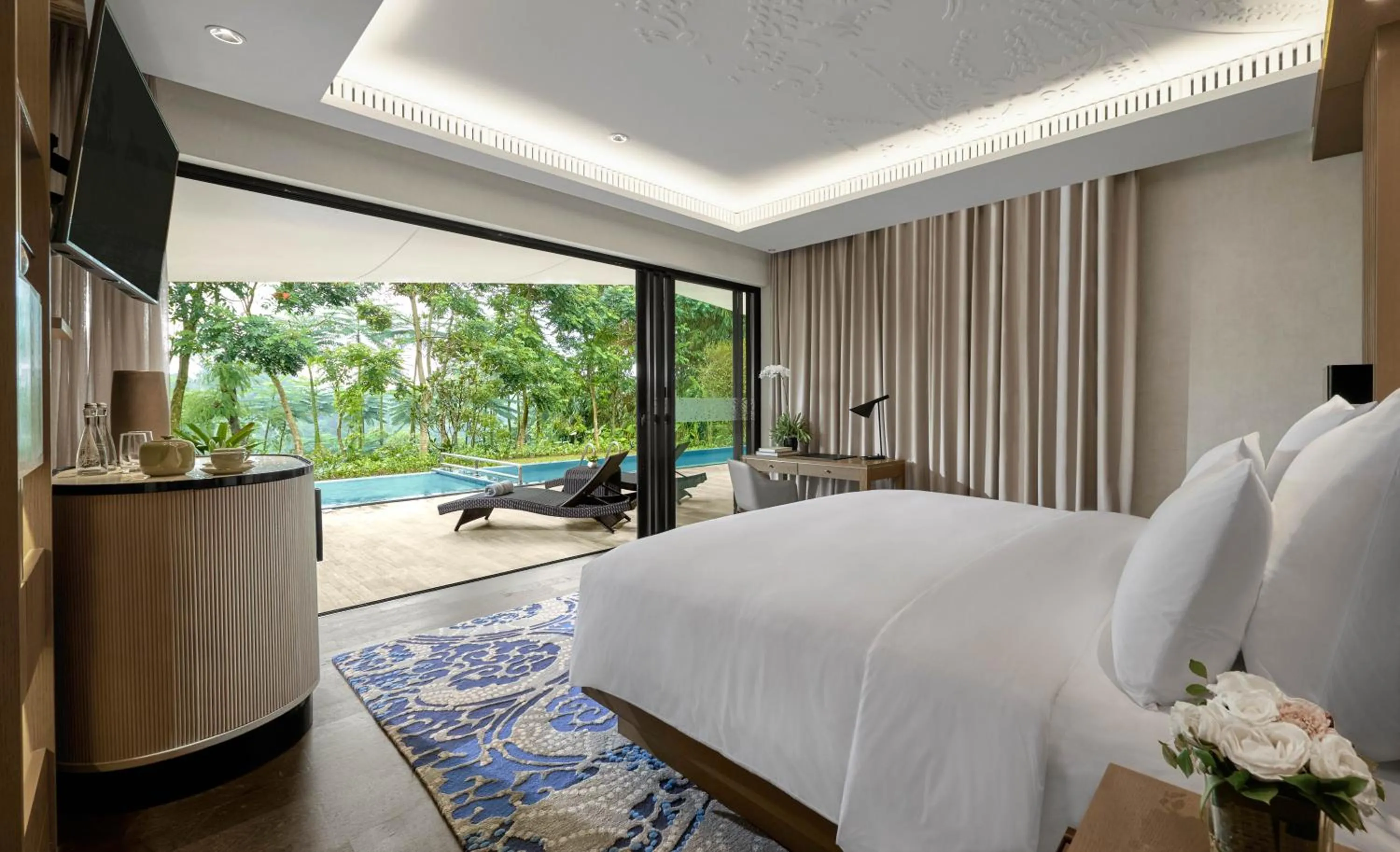 Bed in Pullman Ciawi Vimala Hills Resort