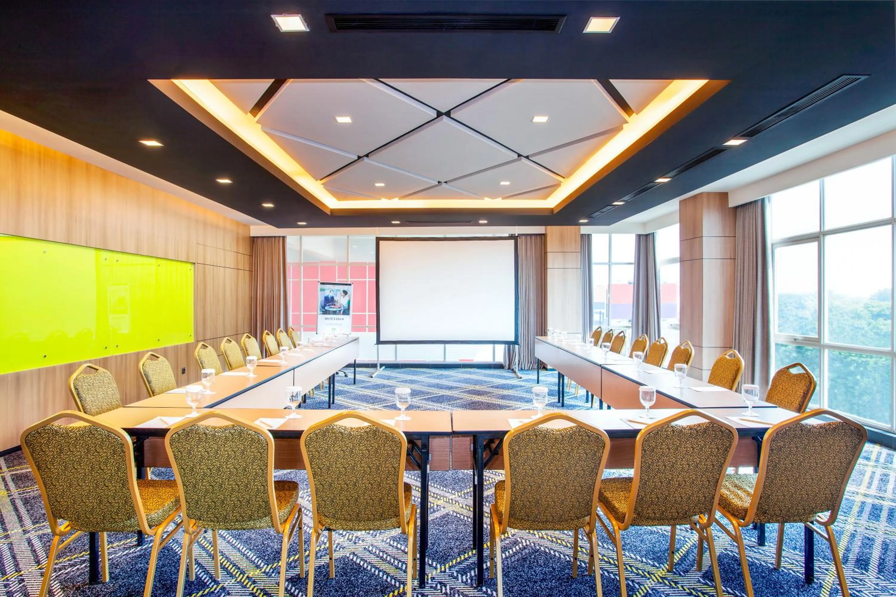 Business facilities in ibis Styles Bekasi Jatibening