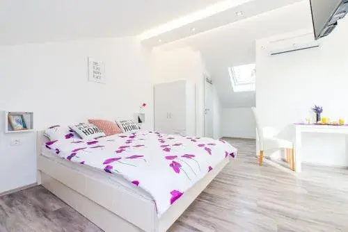 Bovolini's Place Bovolini's Place