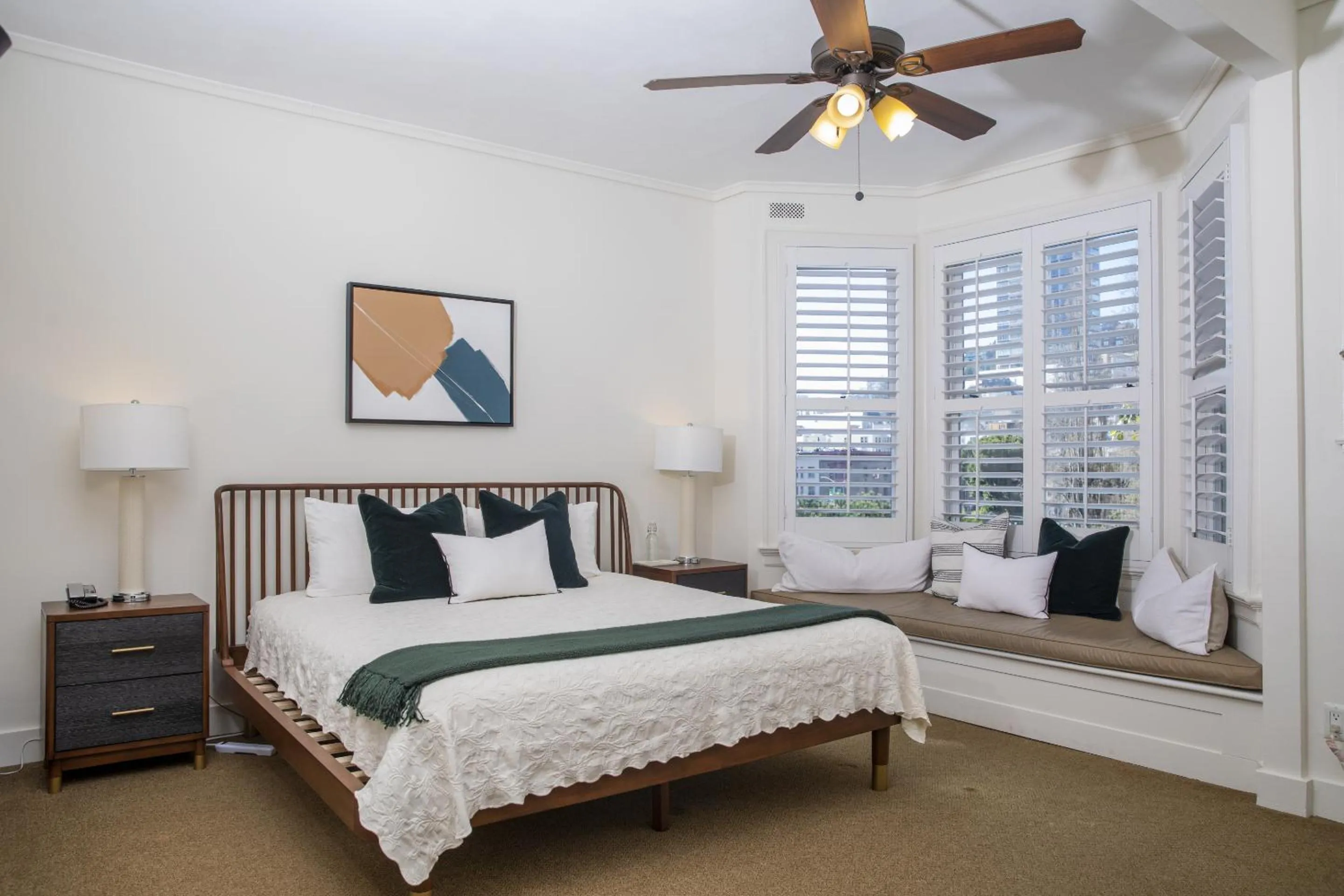Bedroom, Bed in Washington Square Inn