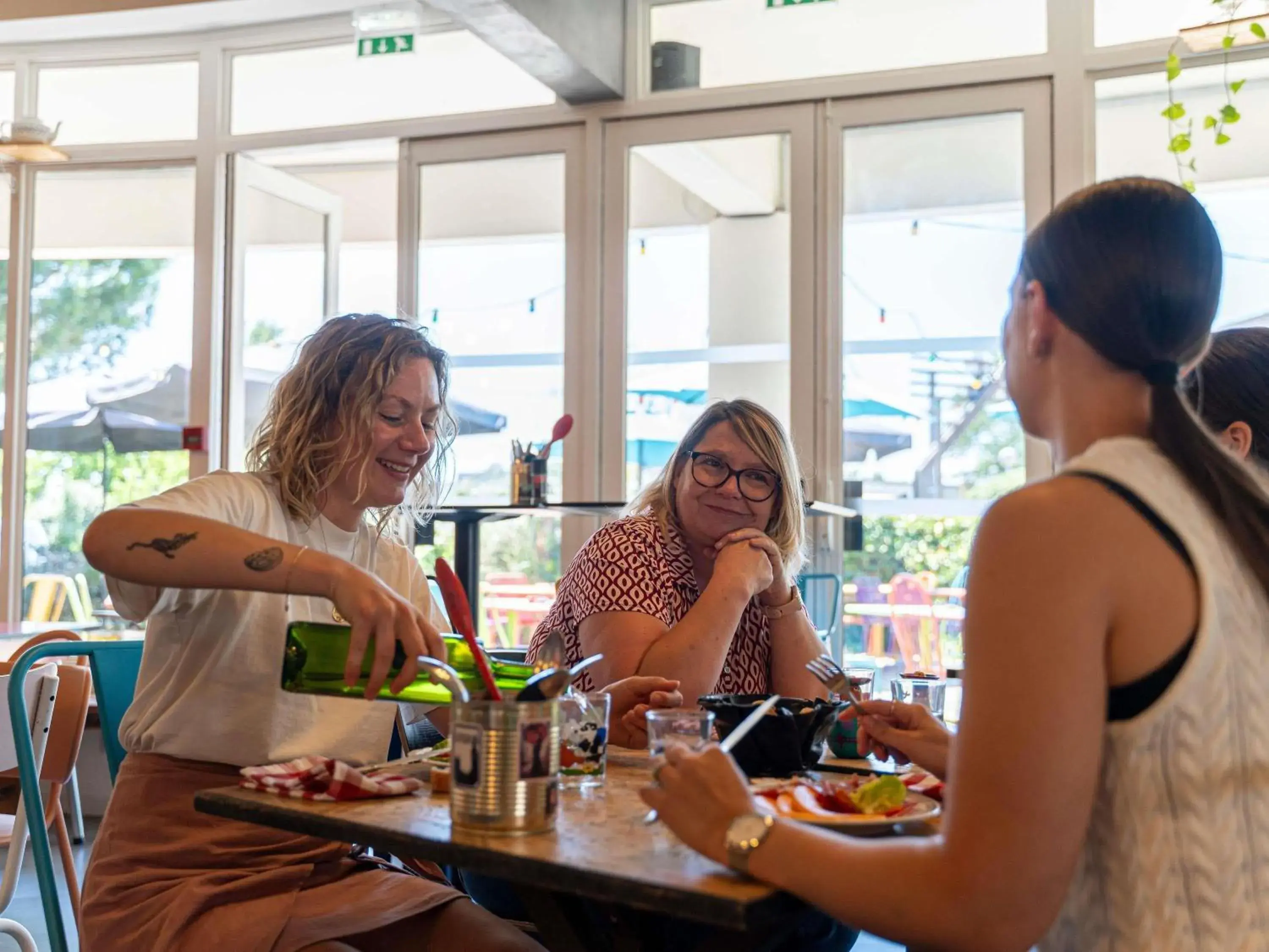 Restaurant/places to eat in greet Hotel Bordeaux Aeroport Restaurant/places to eat in greet Hotel Bordeaux Aeroport