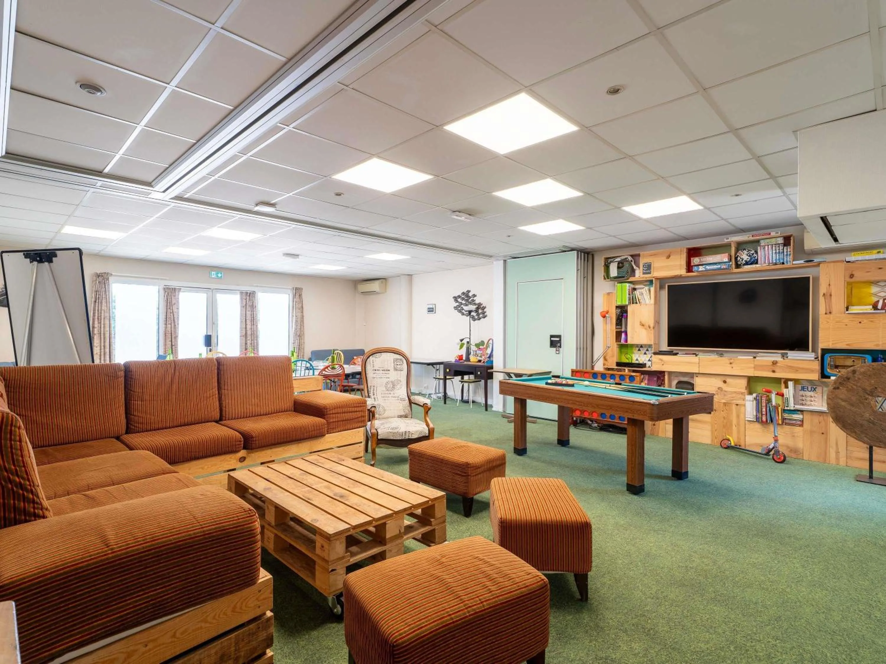 Property building in greet Hotel Bordeaux Aeroport