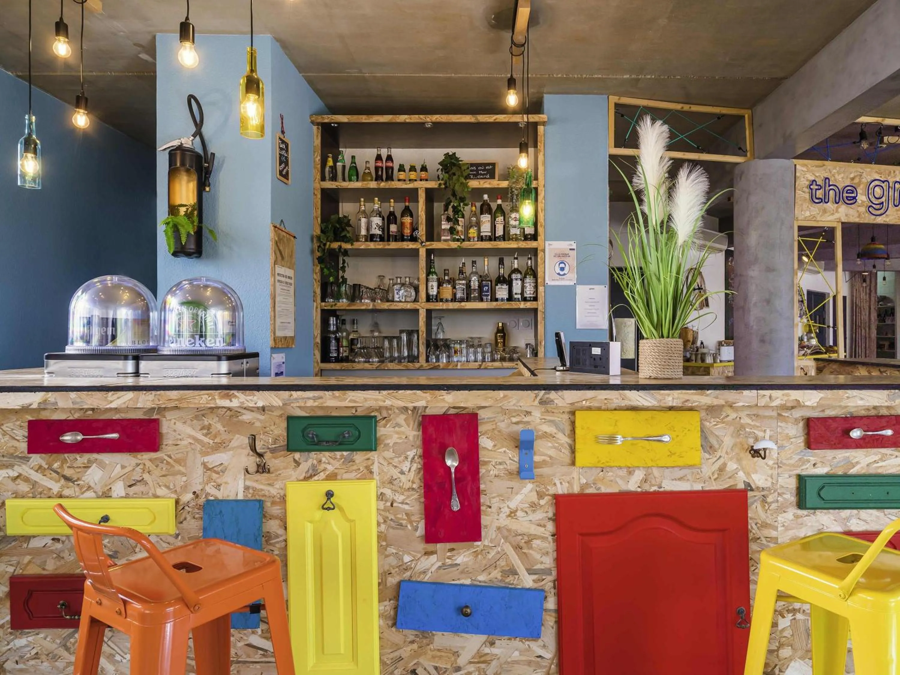 Lounge or bar in greet Hotel Bordeaux Aeroport